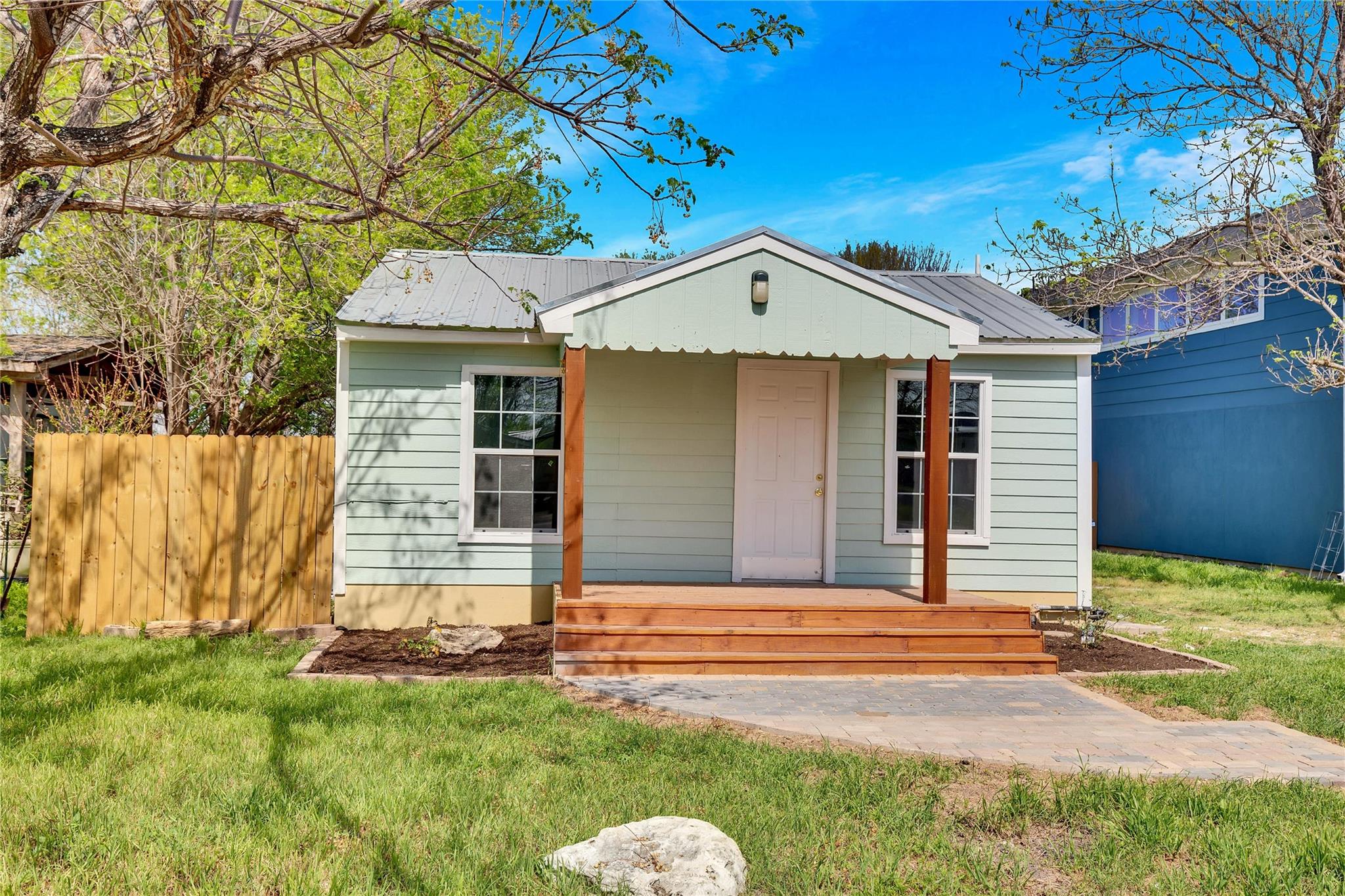 Single Family Residence