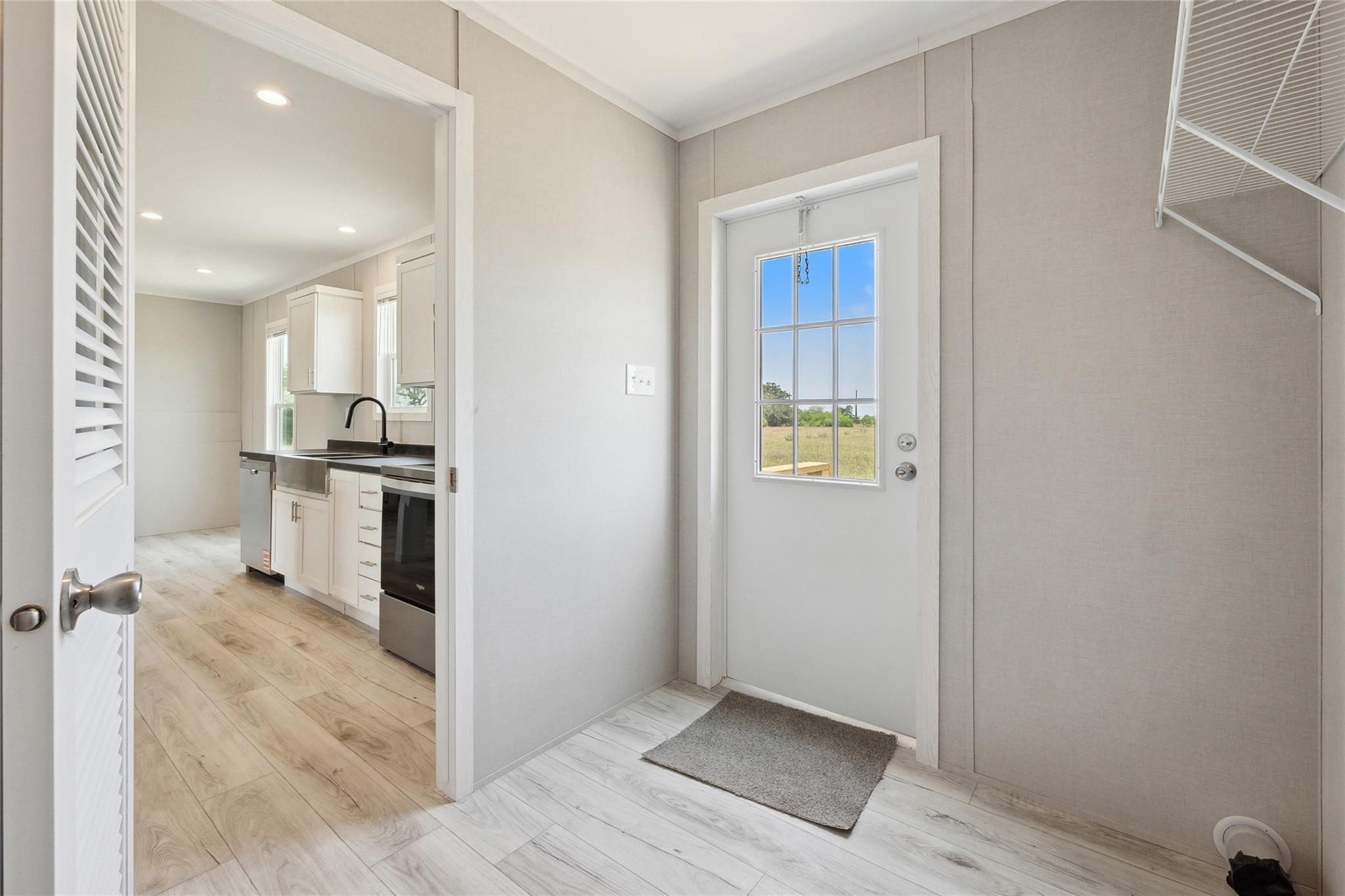 Photo 33