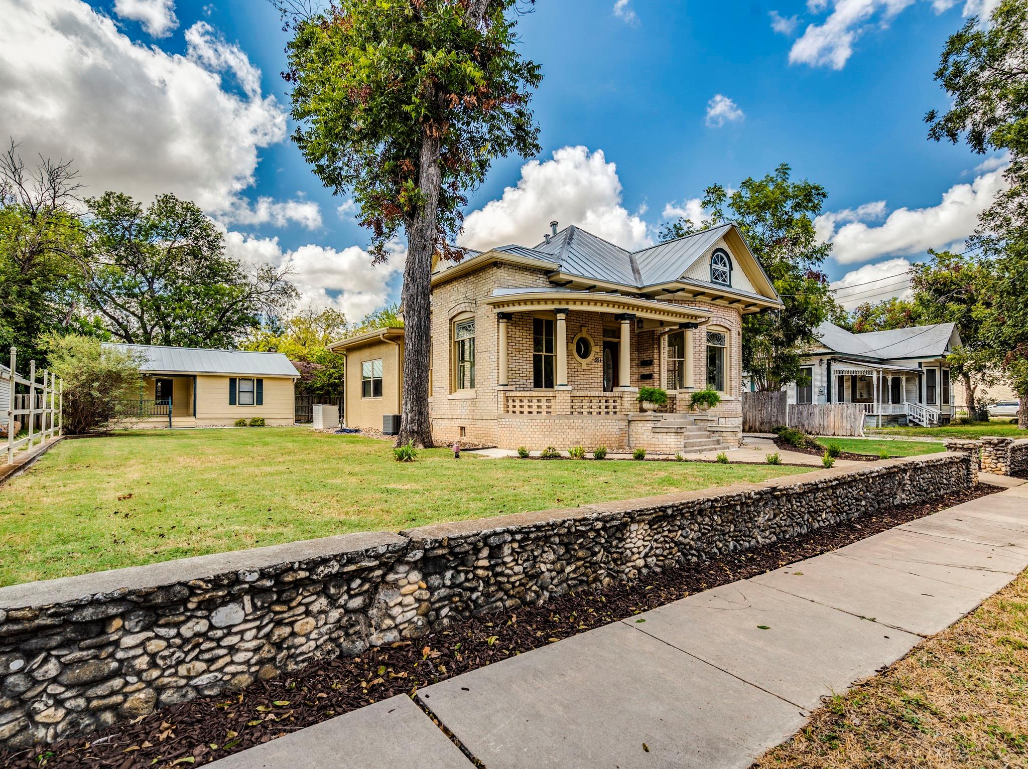 Single Family Residence