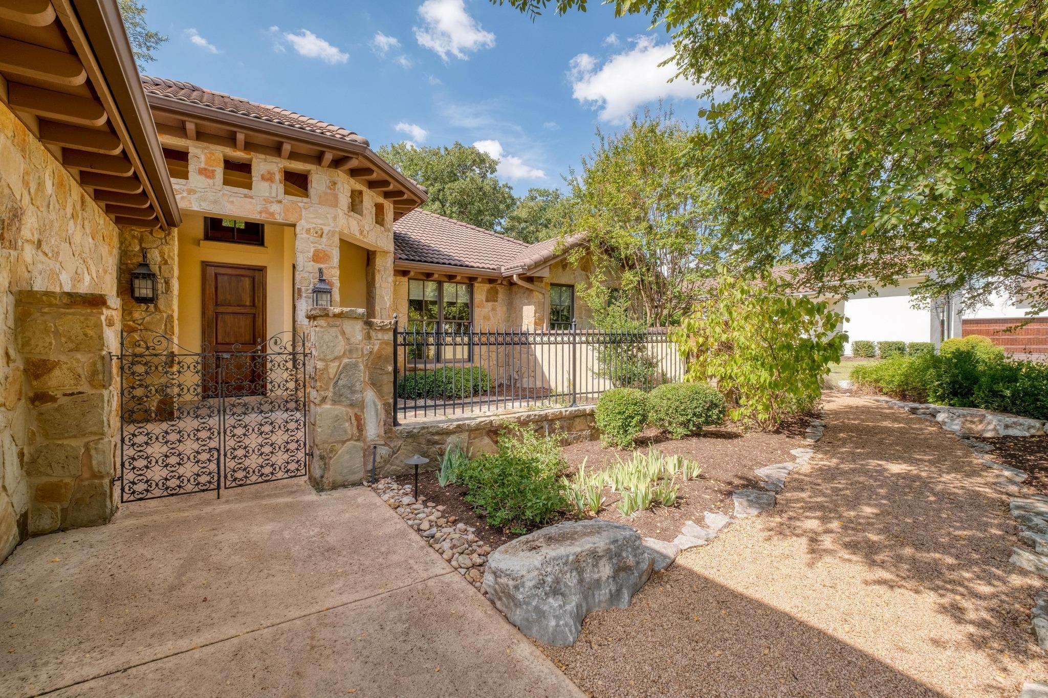 Single Family Residence