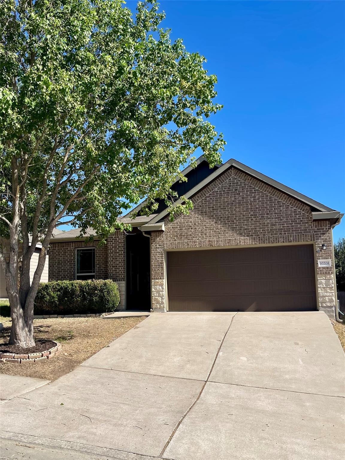 10204 Pinnacle Crest