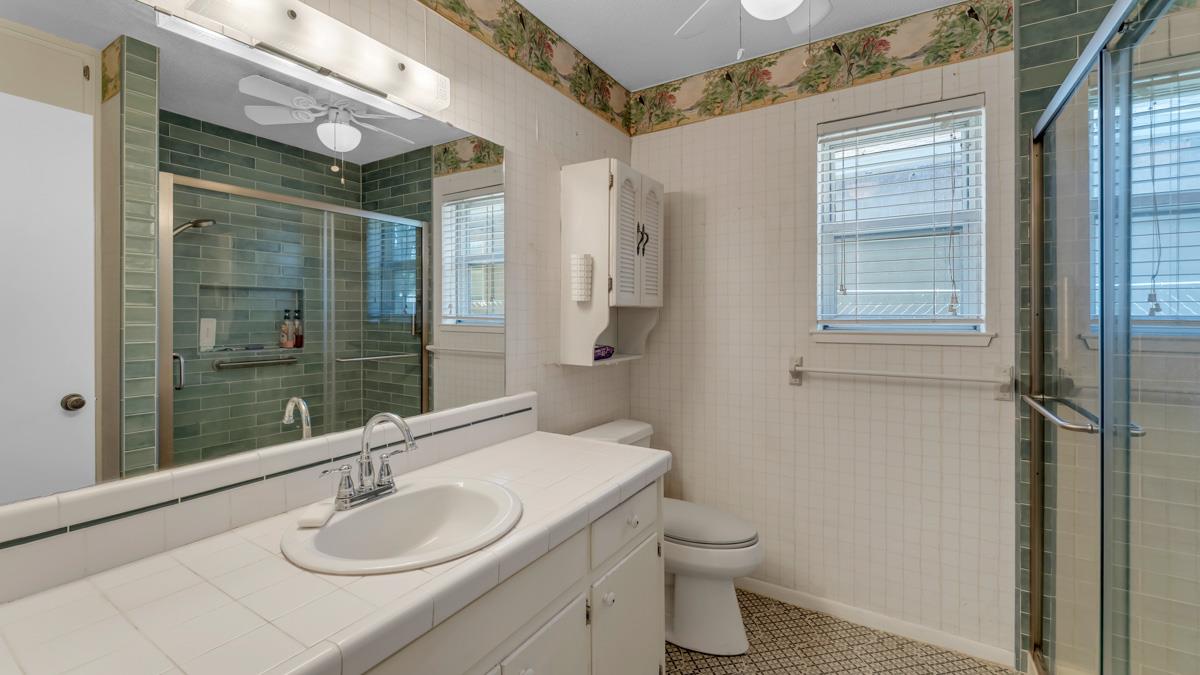 Photo 33