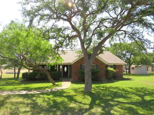 220 Lakecrest