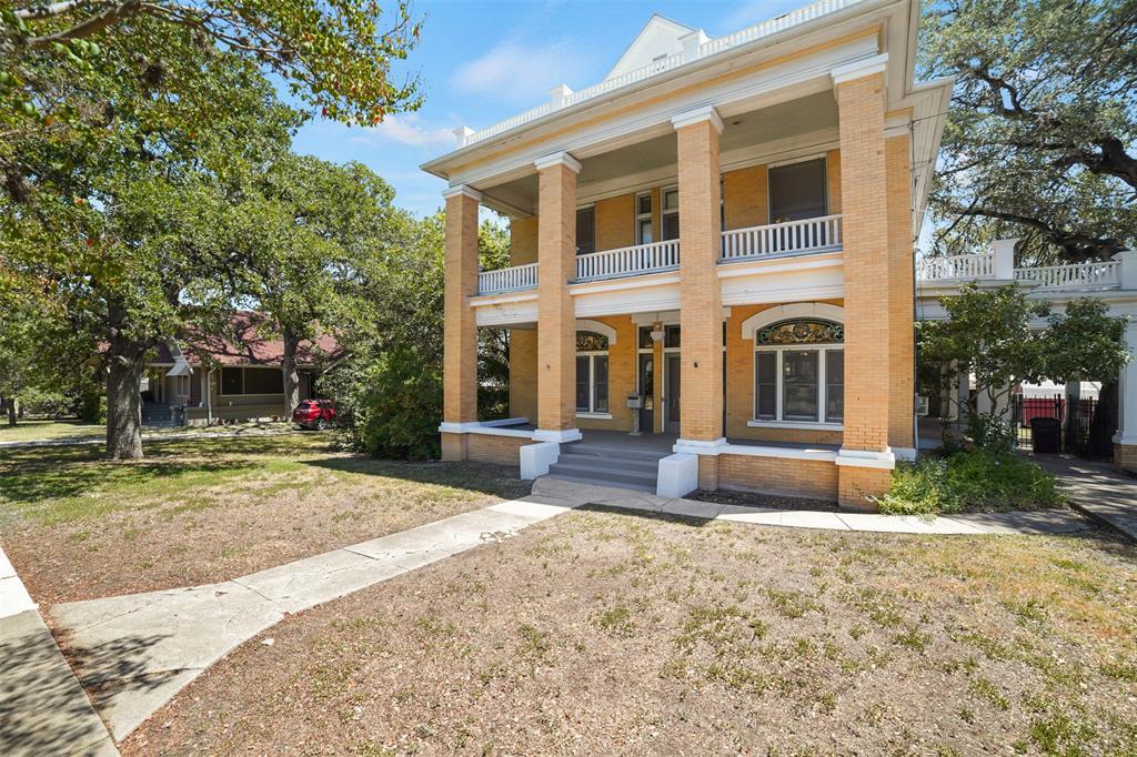 Single Family Residence