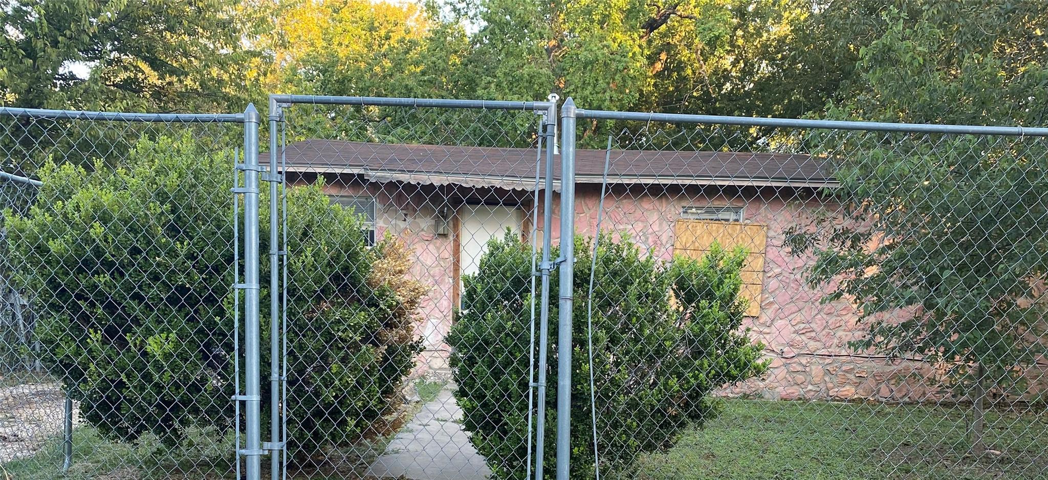 Single Family Residence