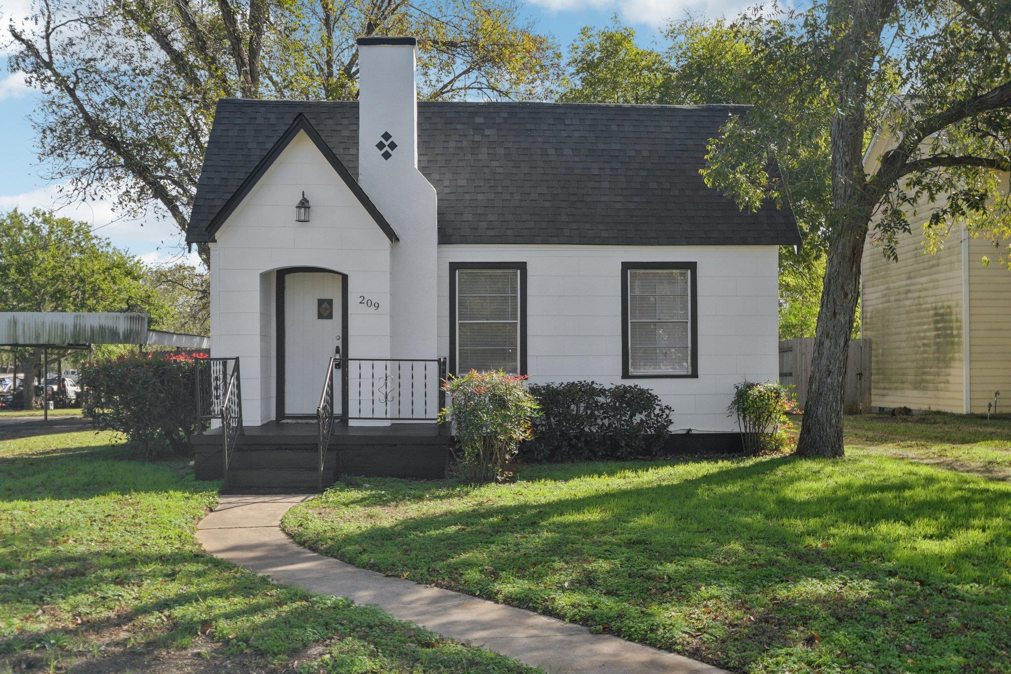 Single Family Residence