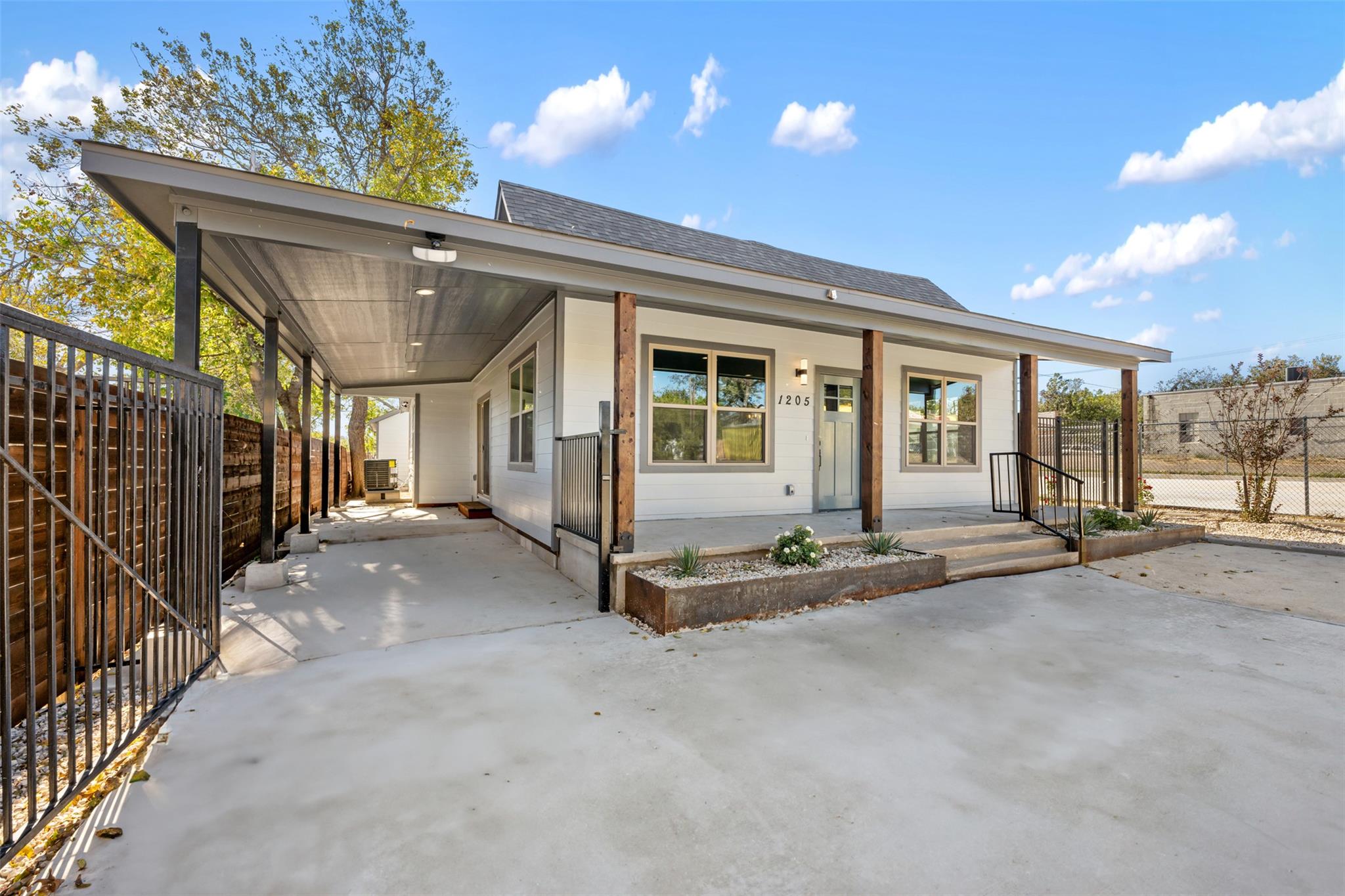 Single Family Residence