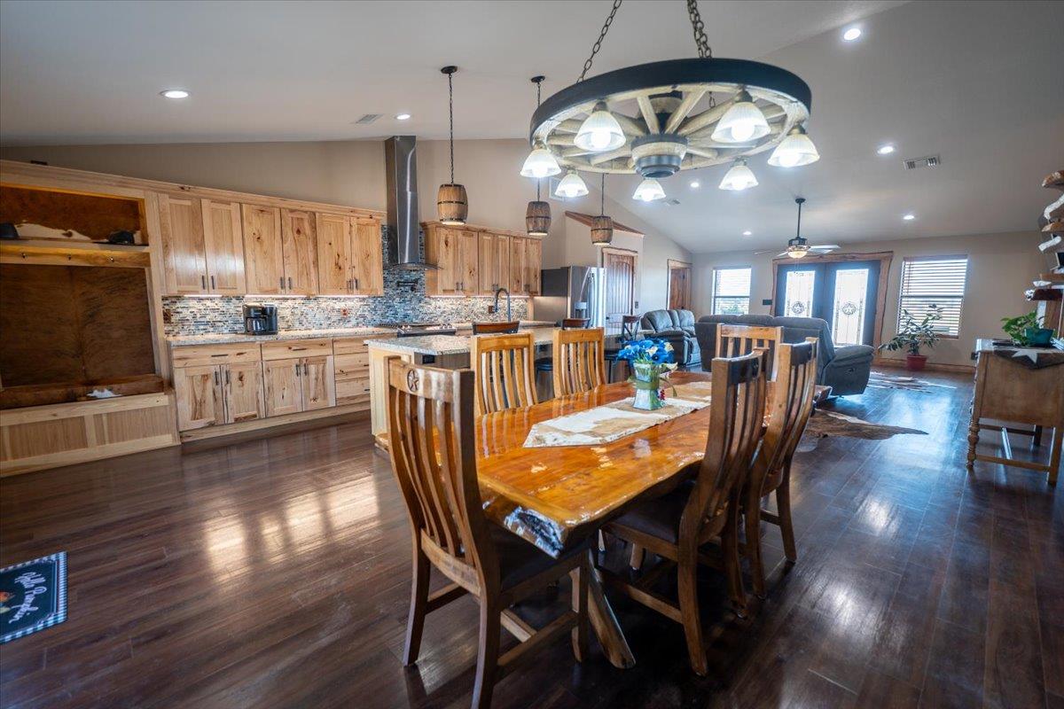1825 Savanna Ridge Ranch