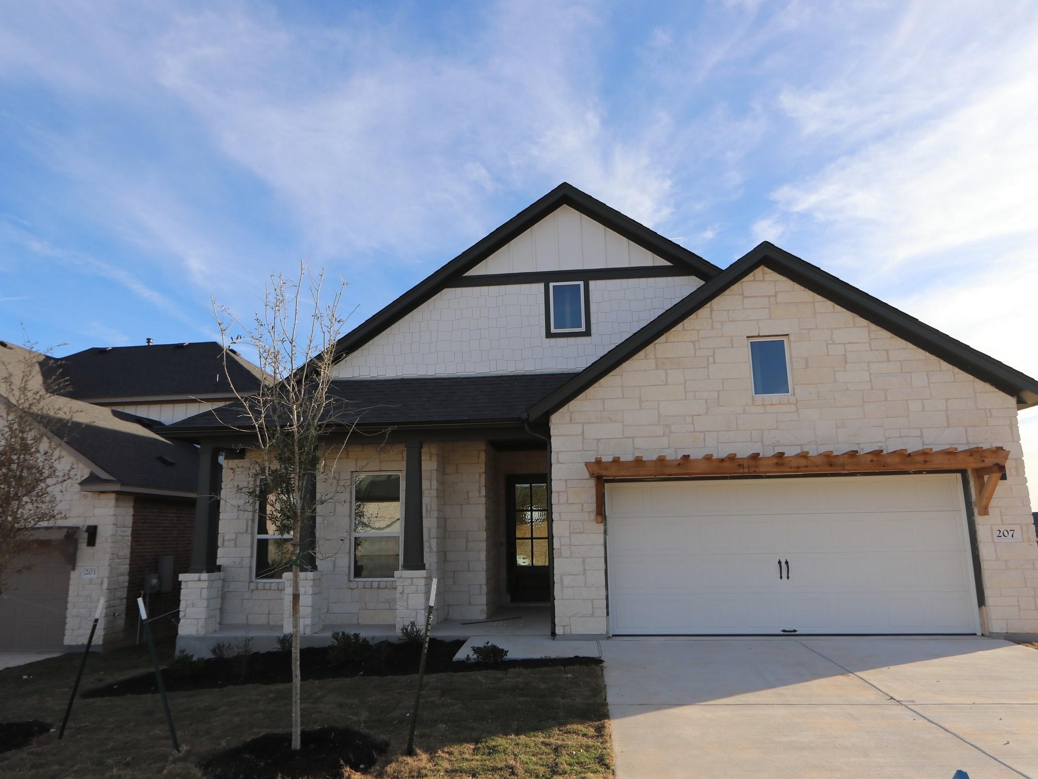 207 Bishop Wood