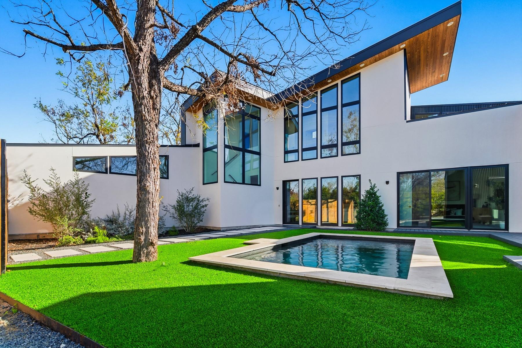 Single Family Residence