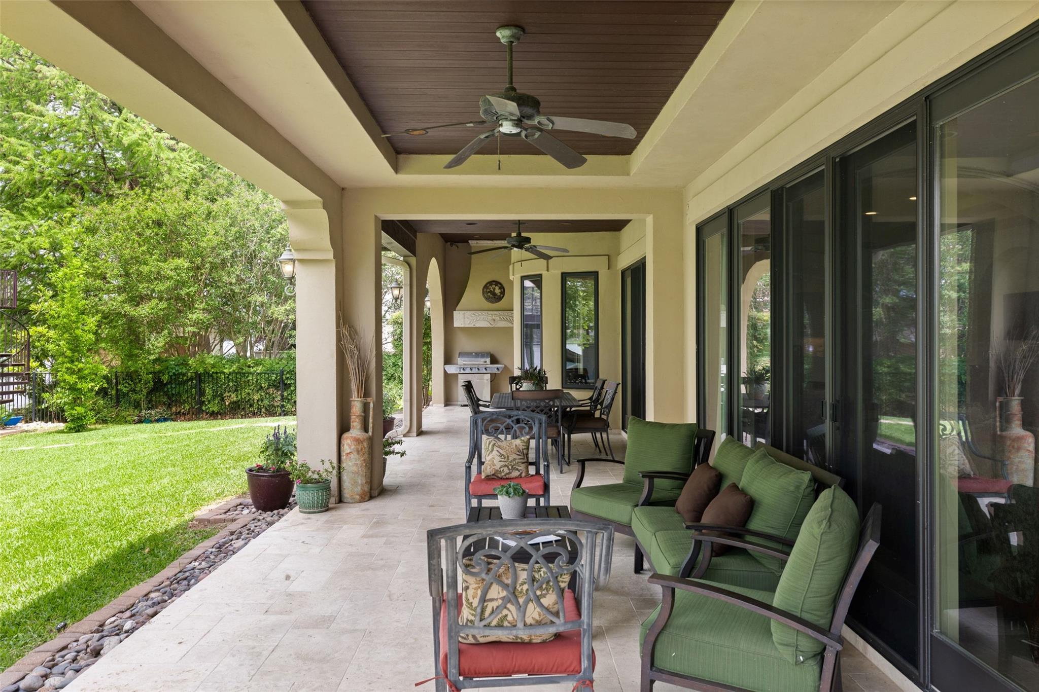 Photo 33