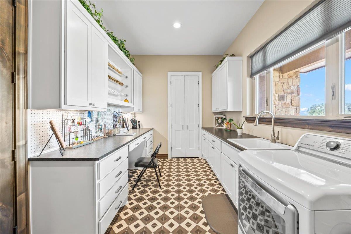 Photo 31