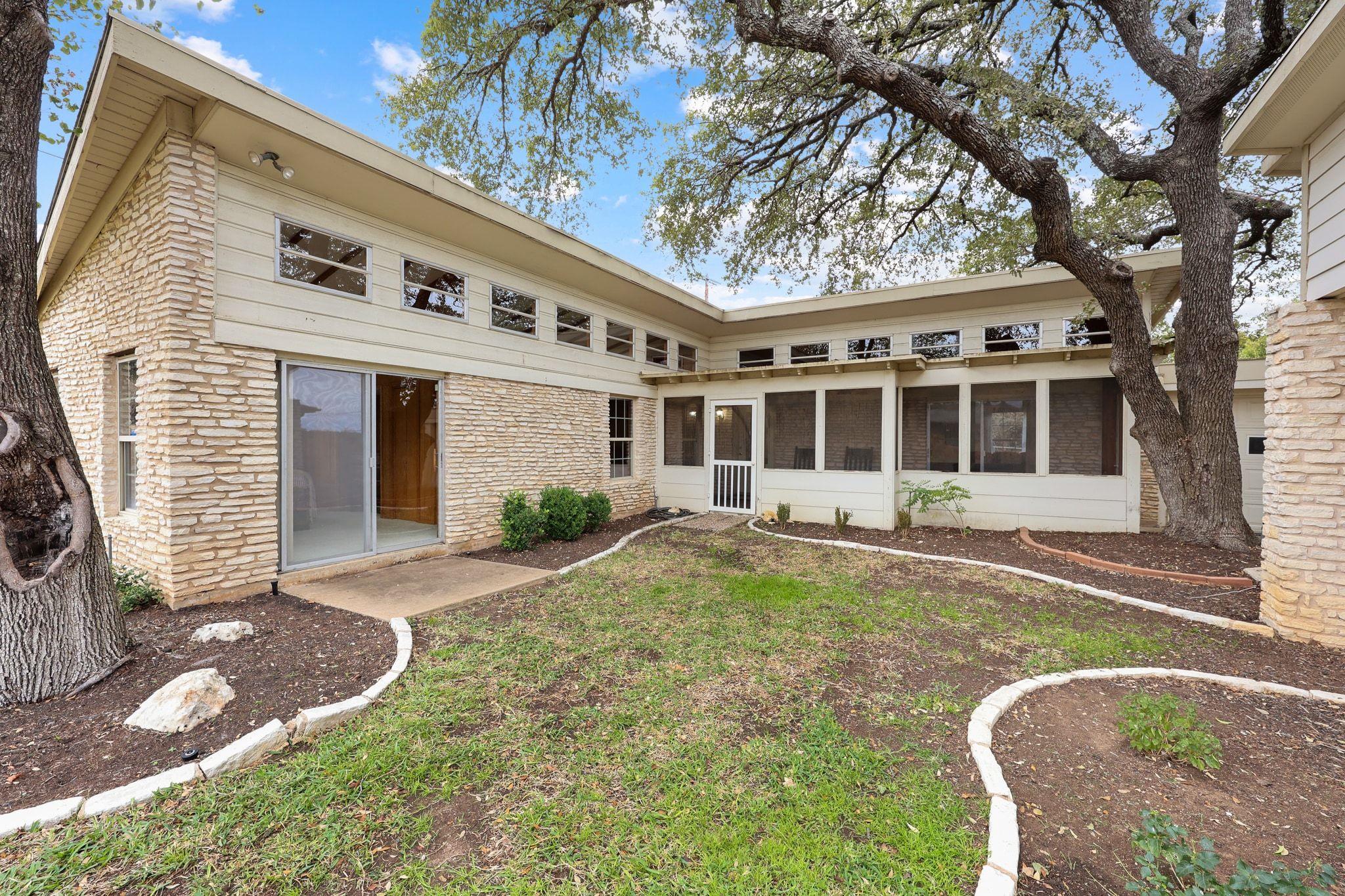 Single Family Residence