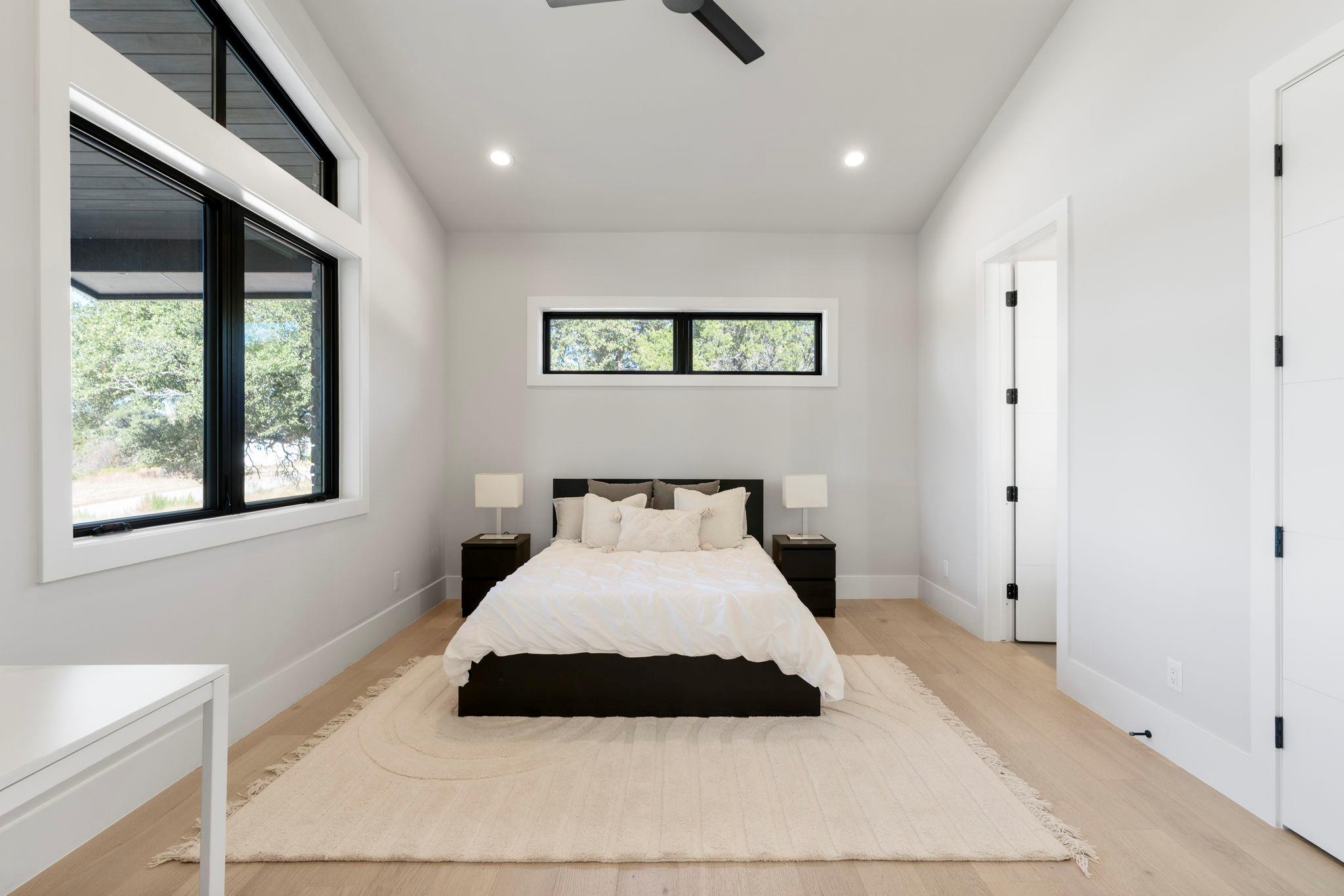 Photo 34