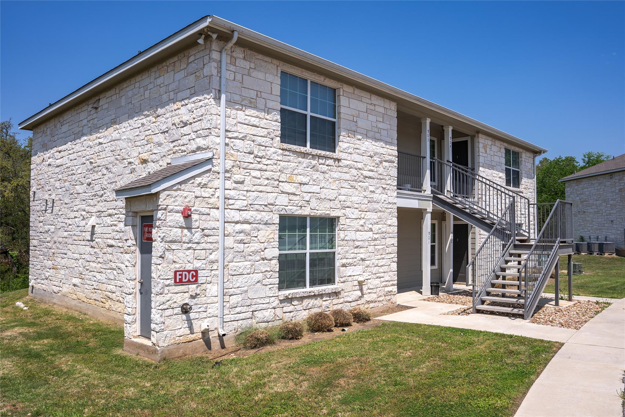 304 Stubblefield LN
