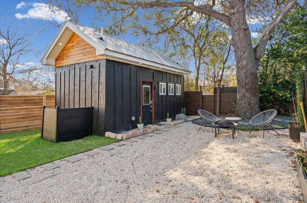 Single Family Residence