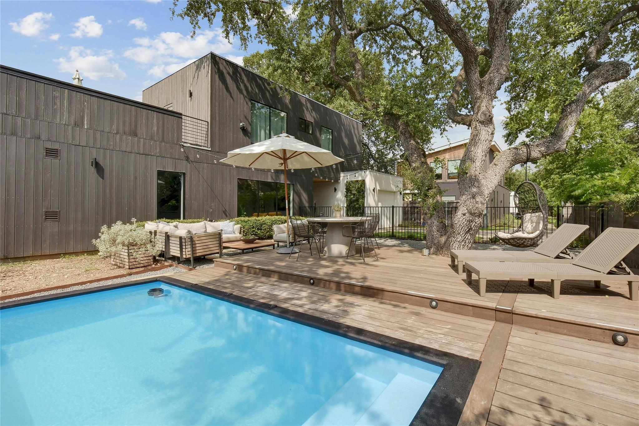 Single Family Residence