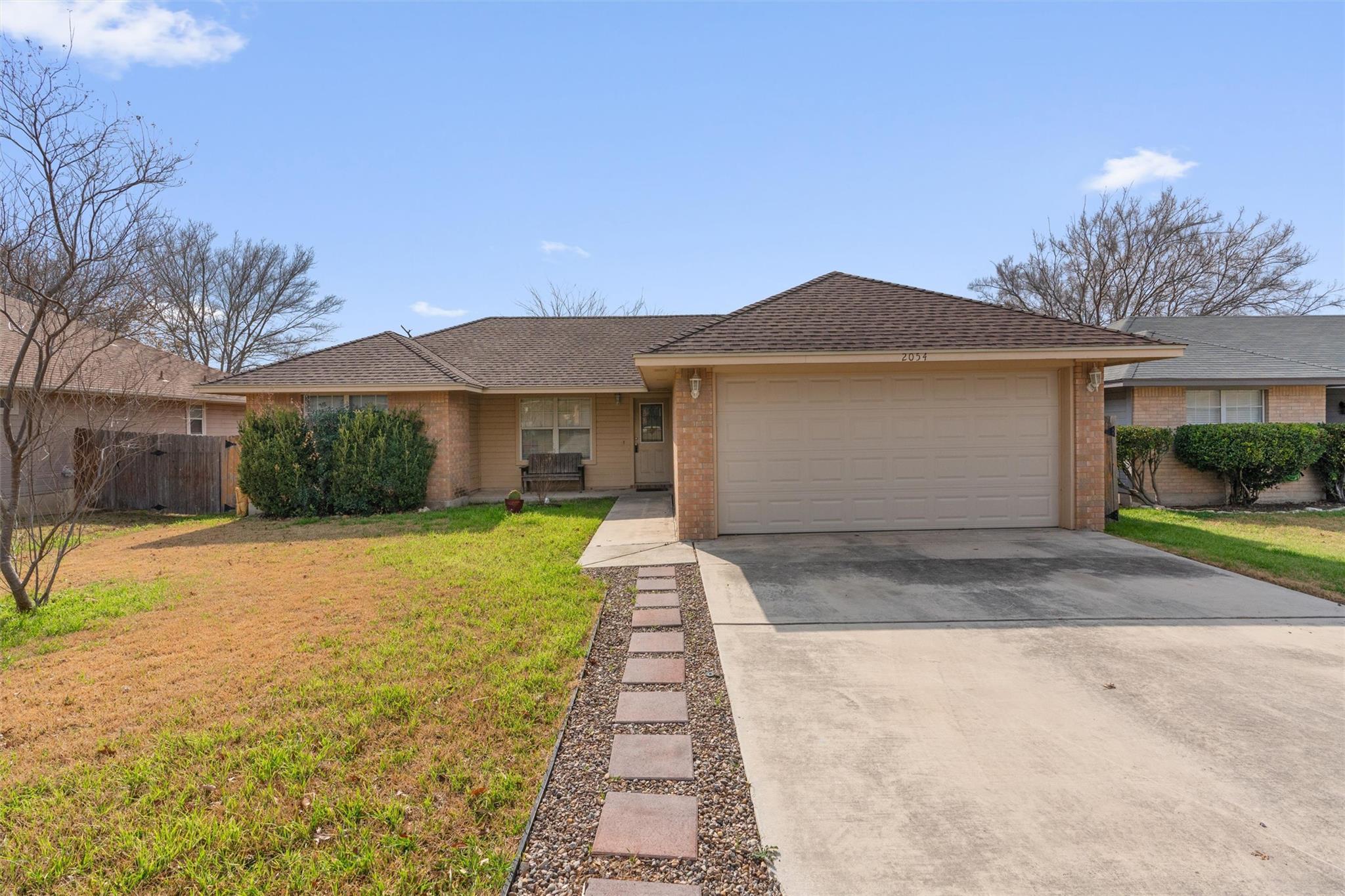 2054 Bentwood