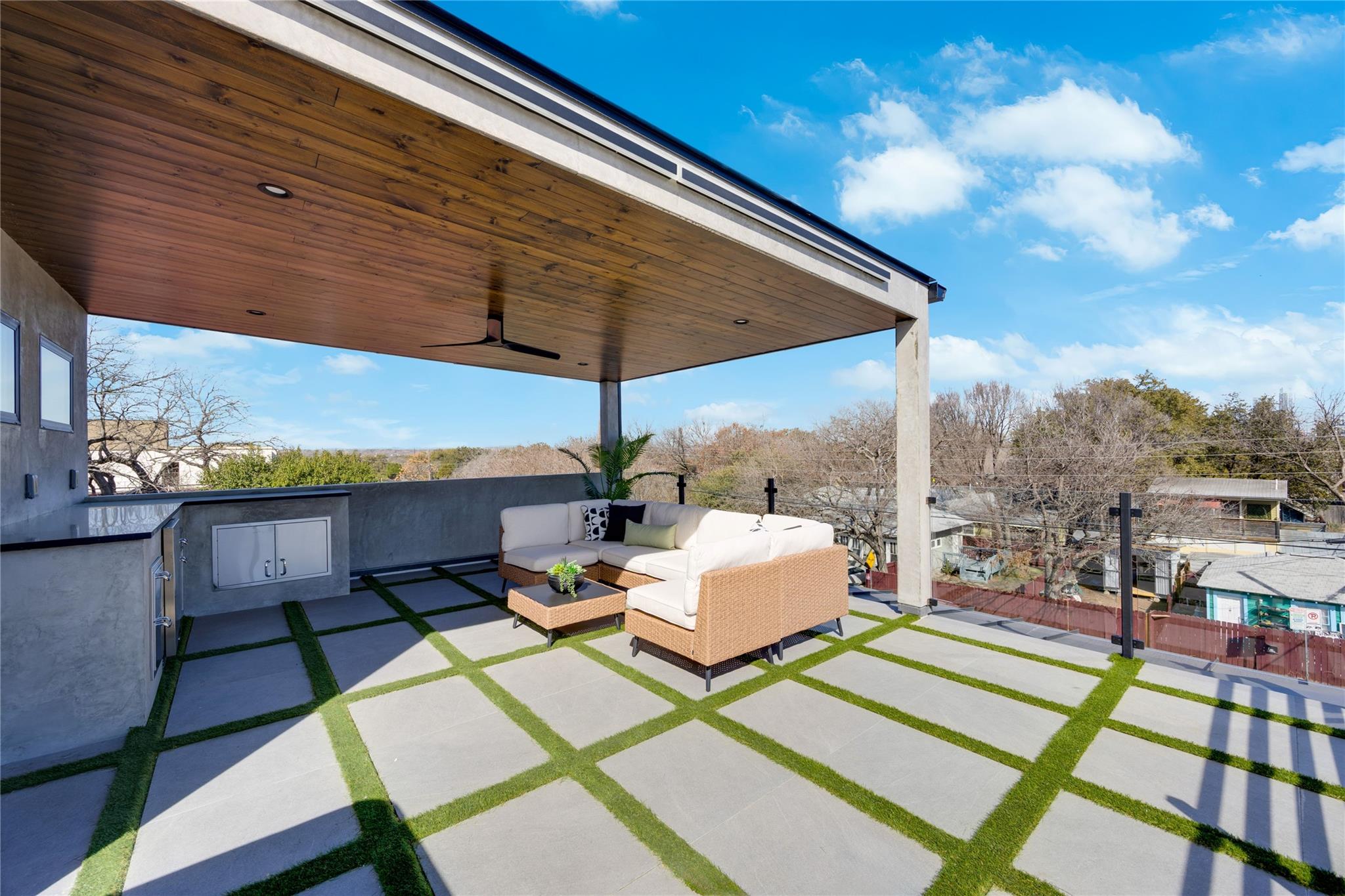 Photo 34