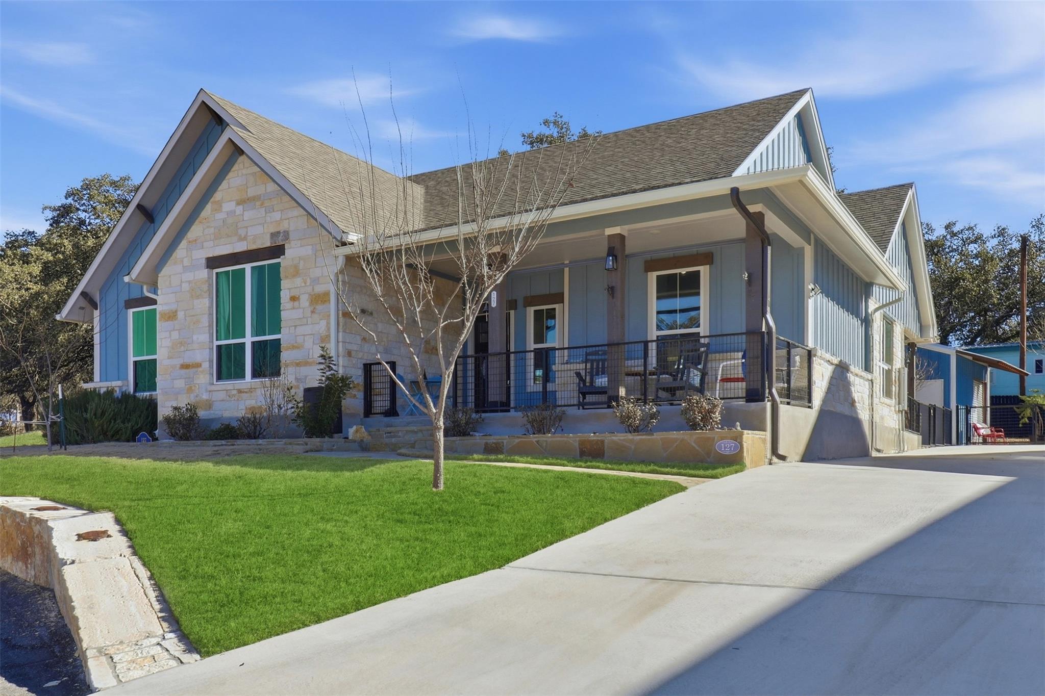 127 Hidden Oaks