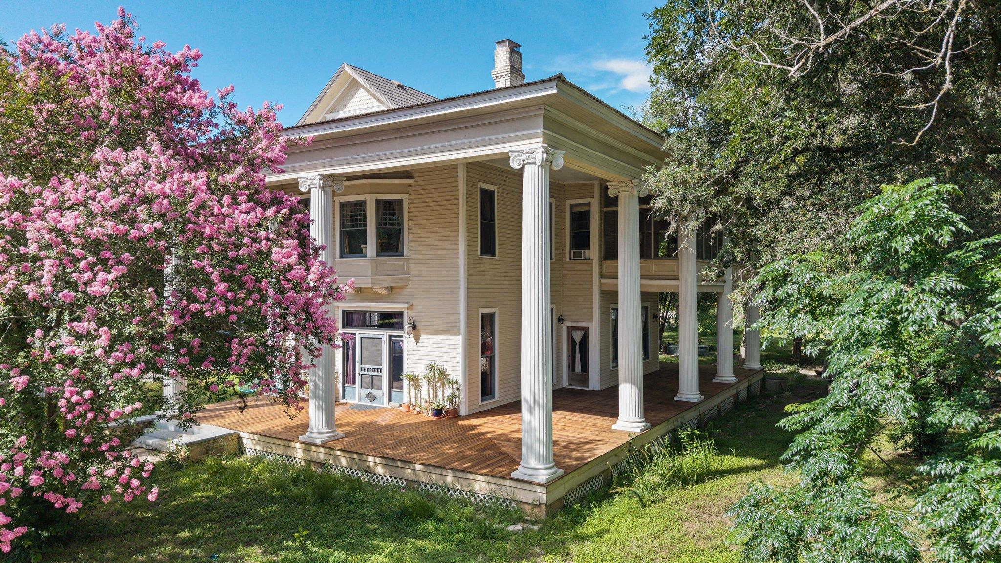 124 Hamilton