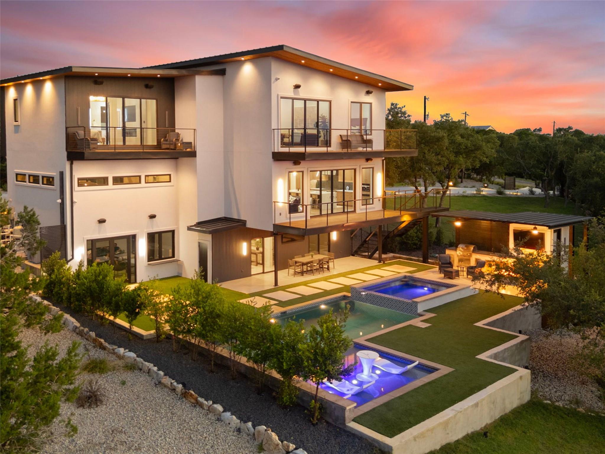 1104 SUMMIT RIDGE DR