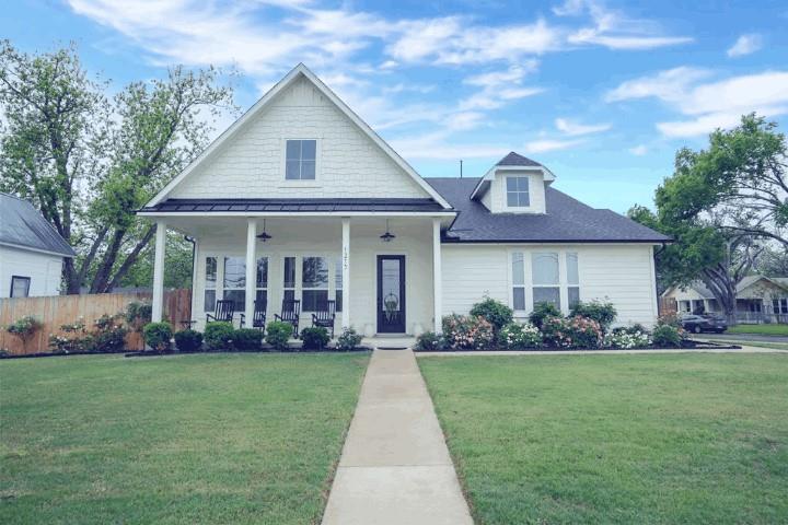 1215 Davis