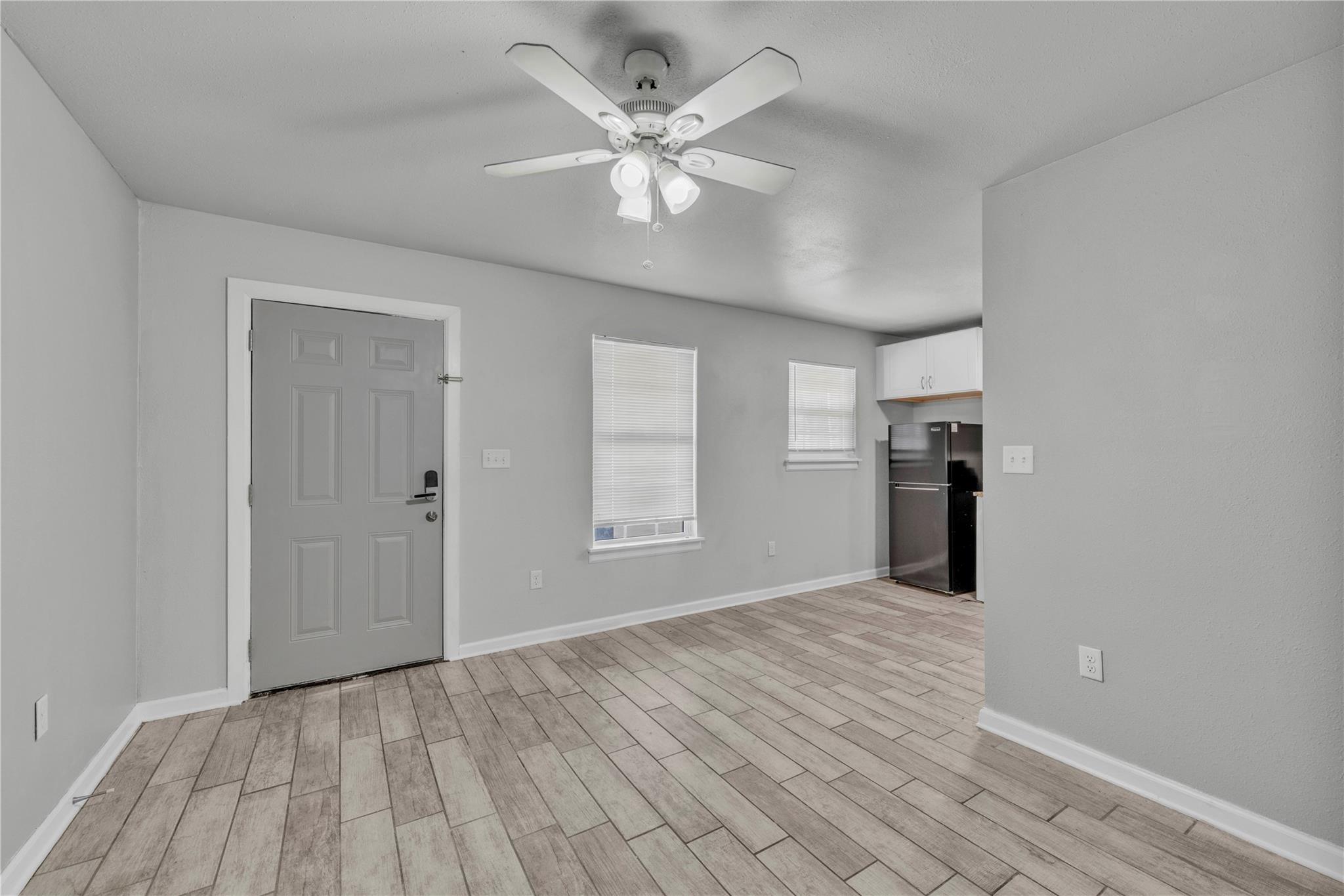 901 Parmer