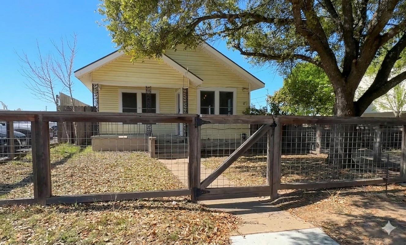 Single Family Residence