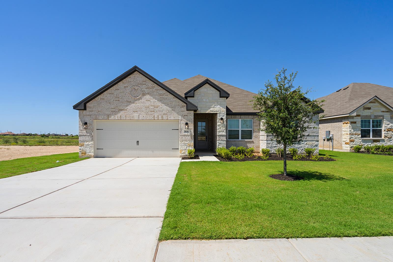 501 West Luna Blue