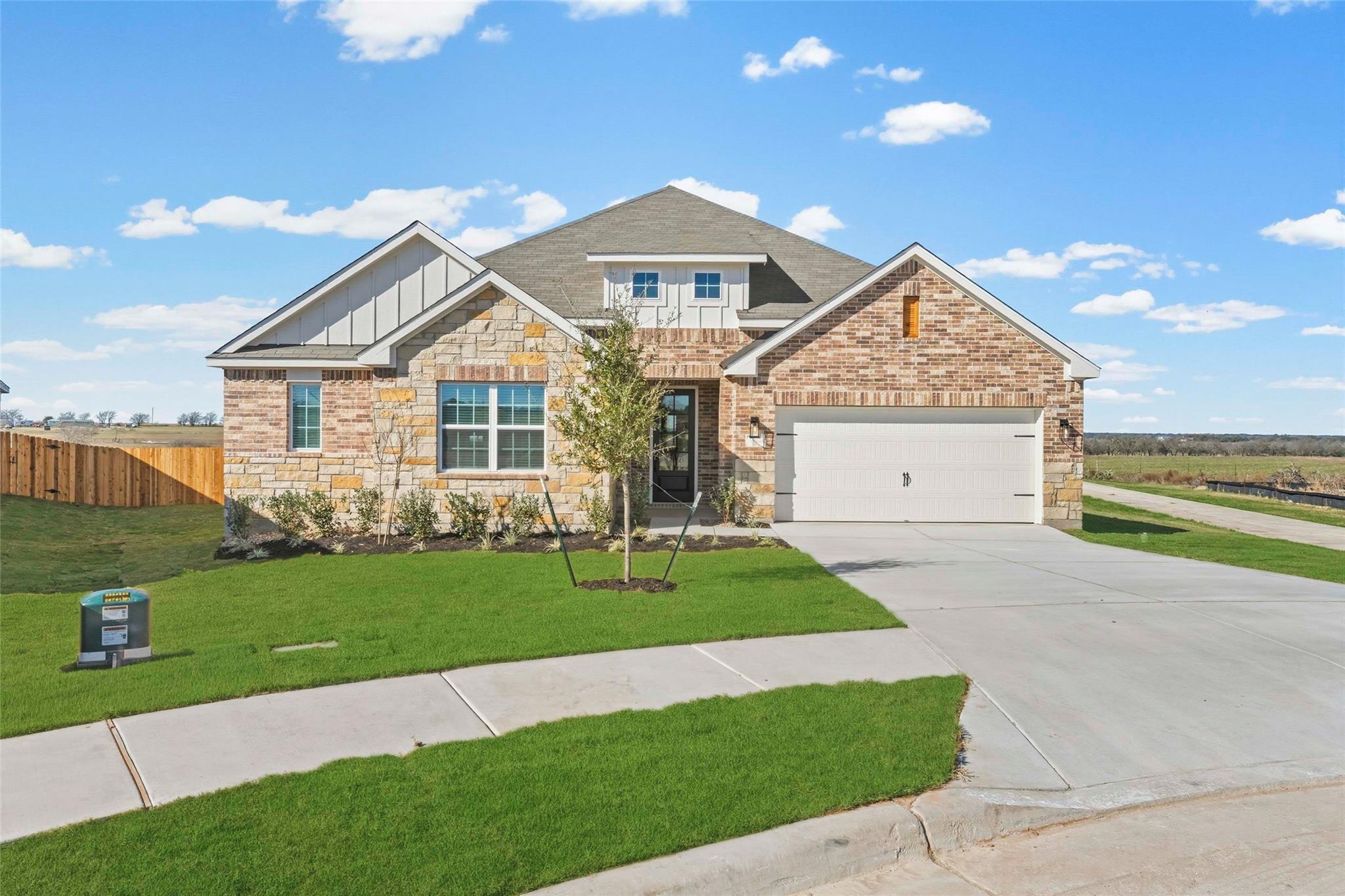 521 West Luna Blue