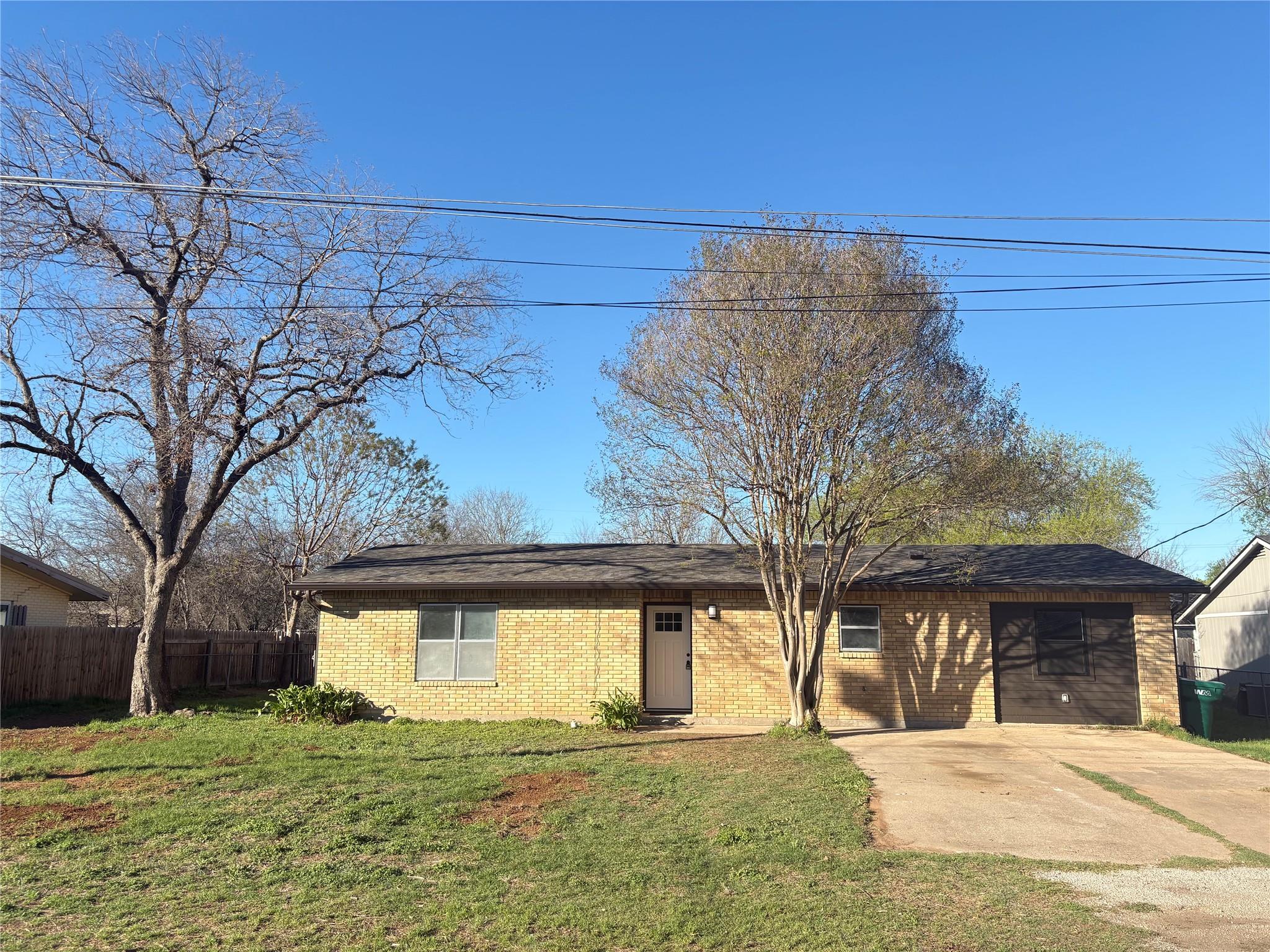 1203 Hackberry