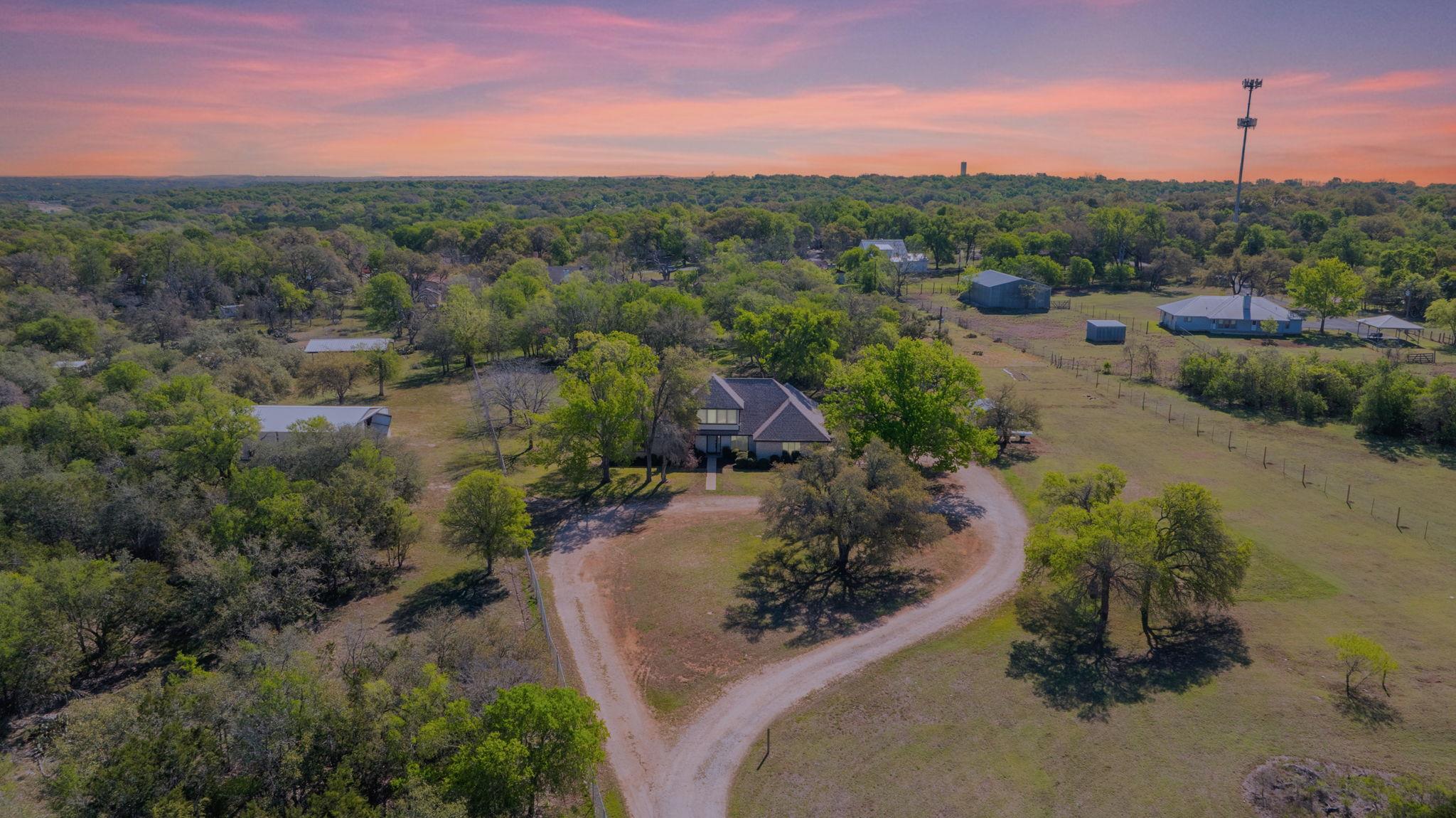 28 Country Oaks