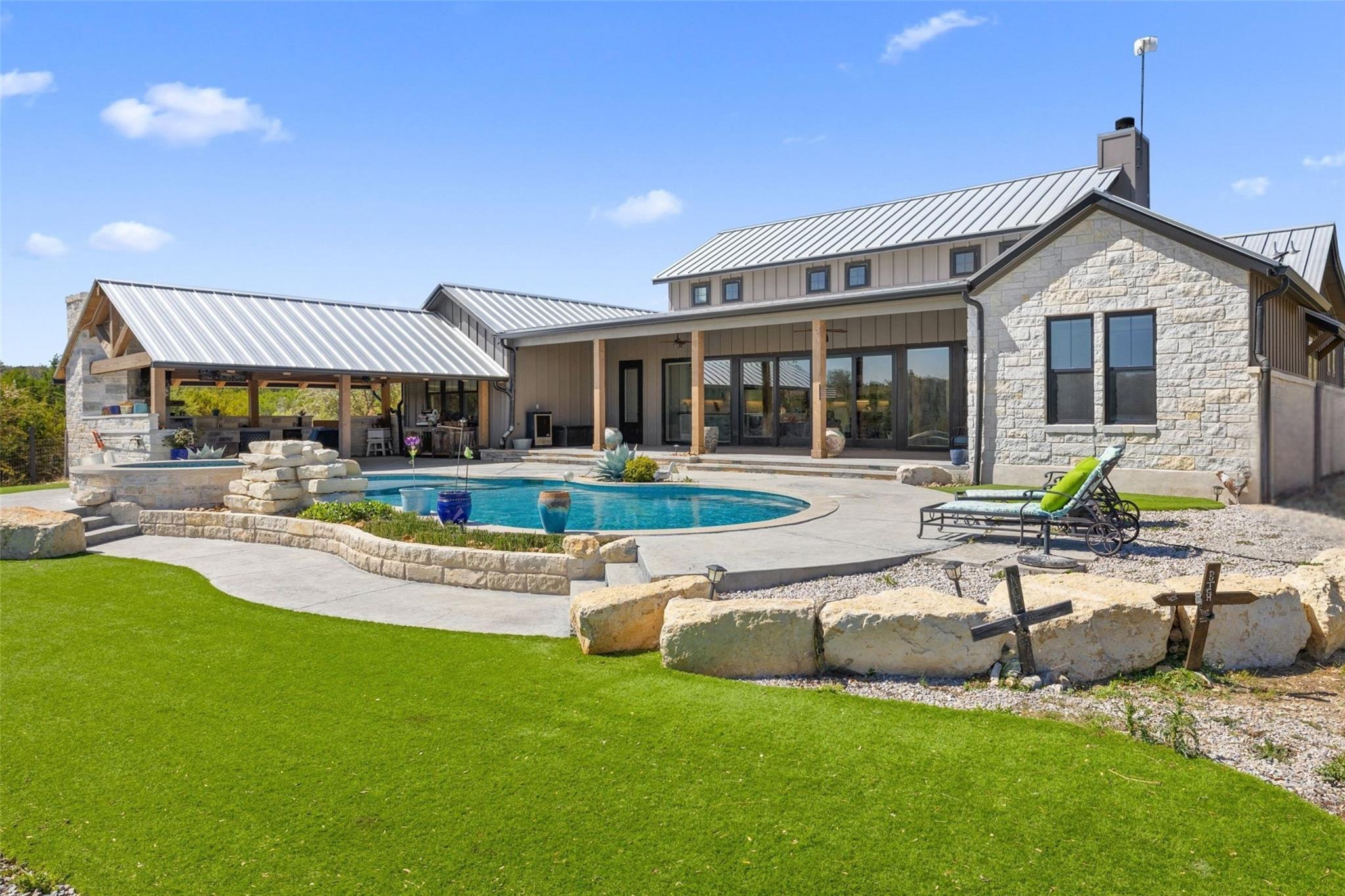 2105 Legacy Hills