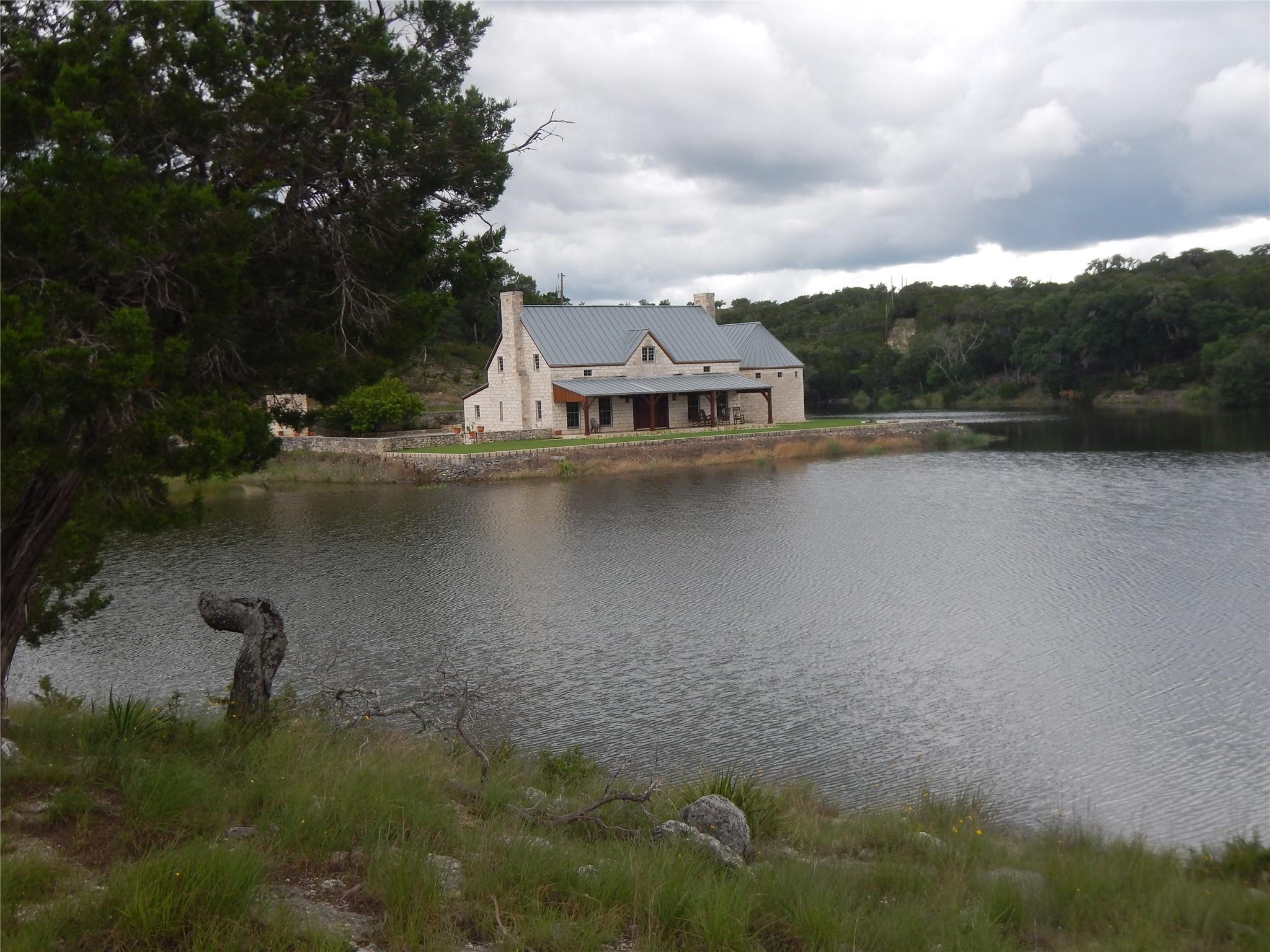 3777 Middle Creek