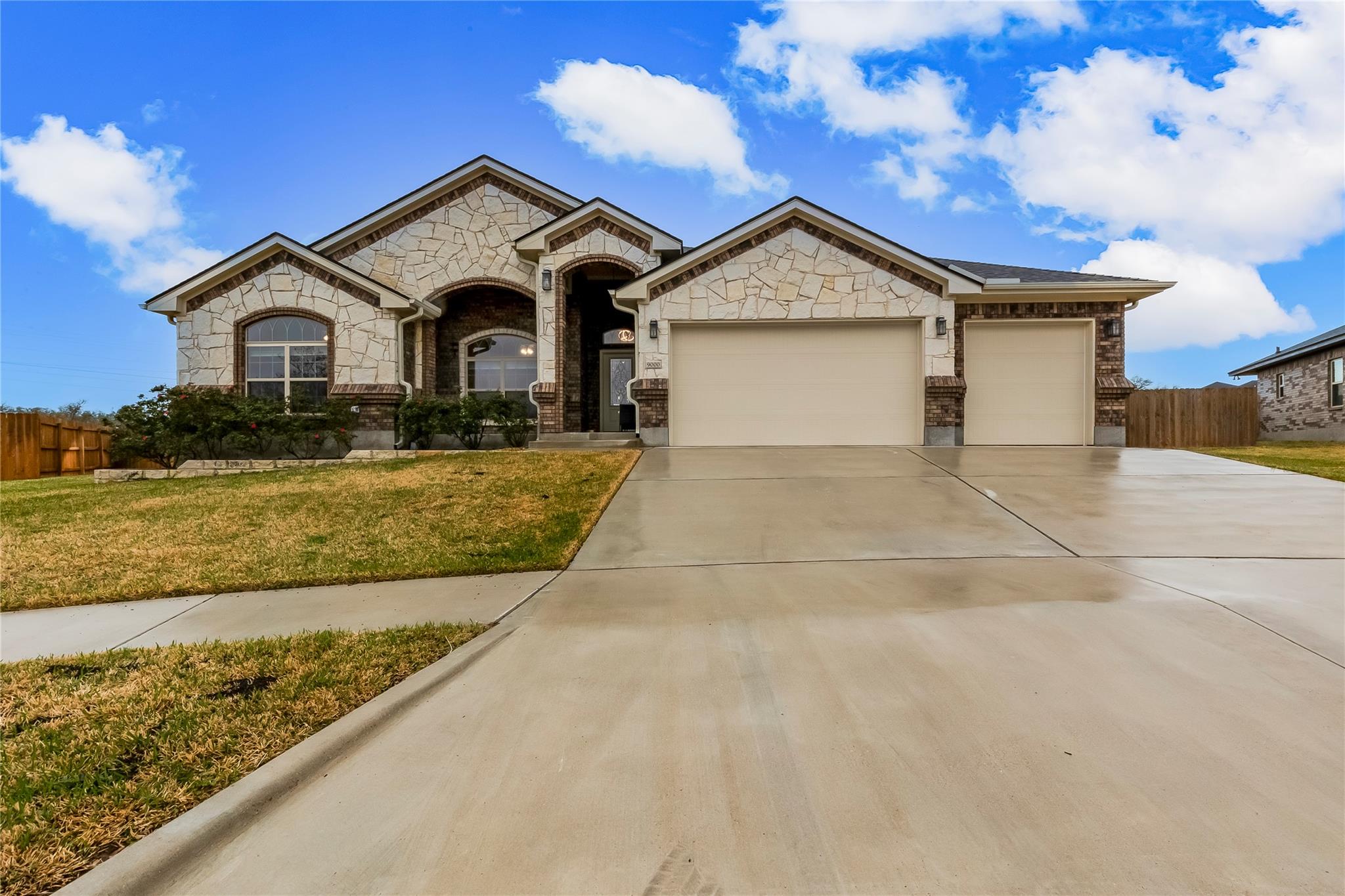 9000 Grand Oaks