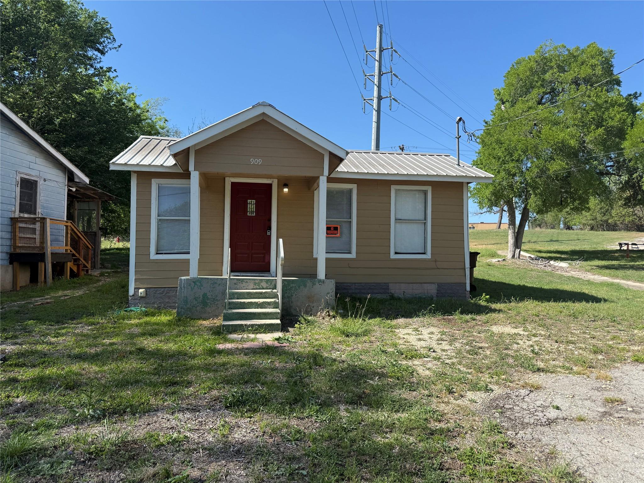 909 Market