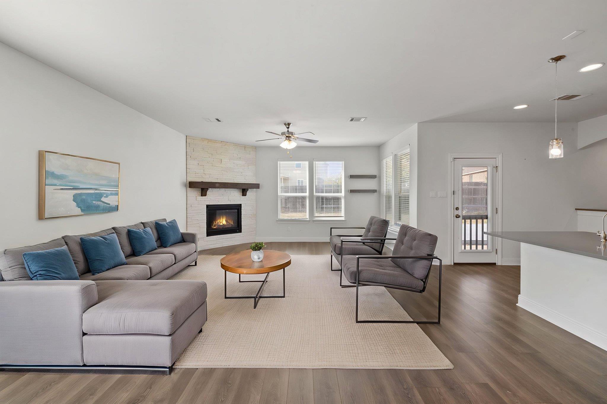 Photo 12