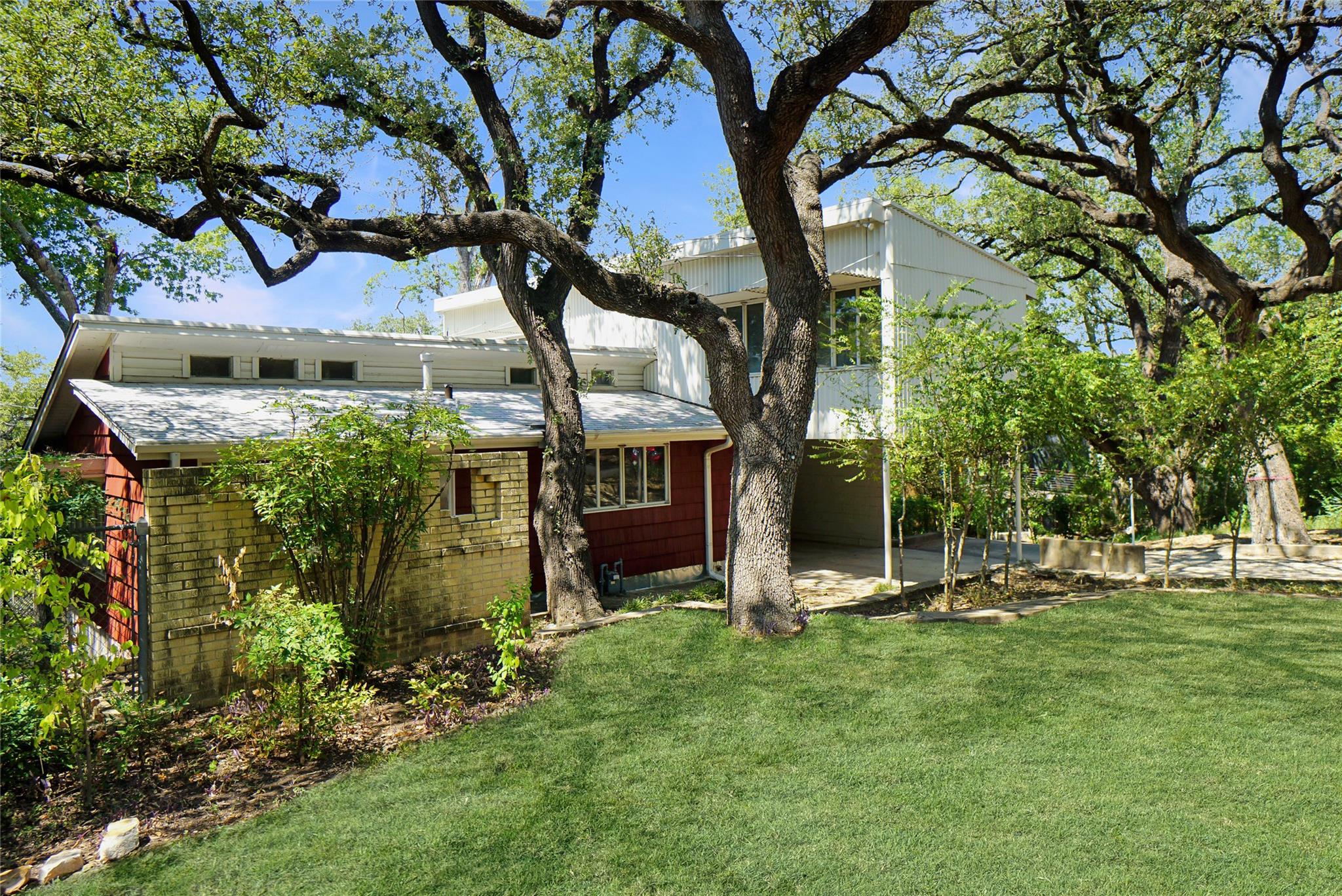 Single Family Residence