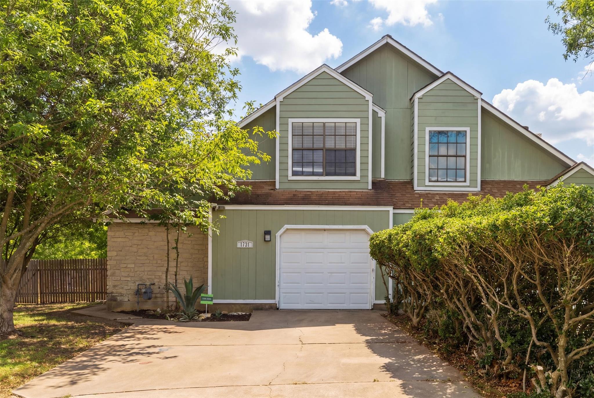 1121 Orchard Park