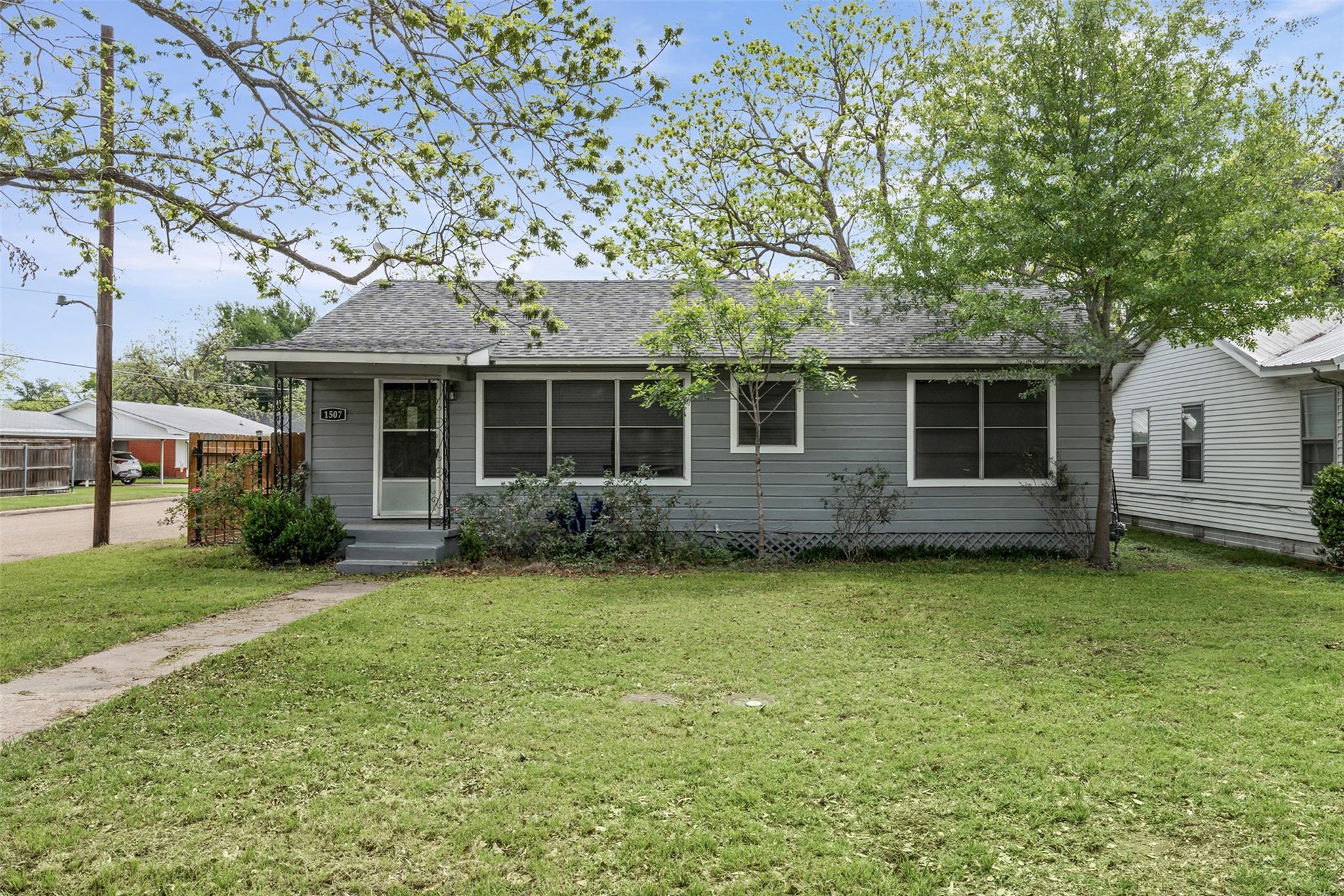 1507 Cleveland