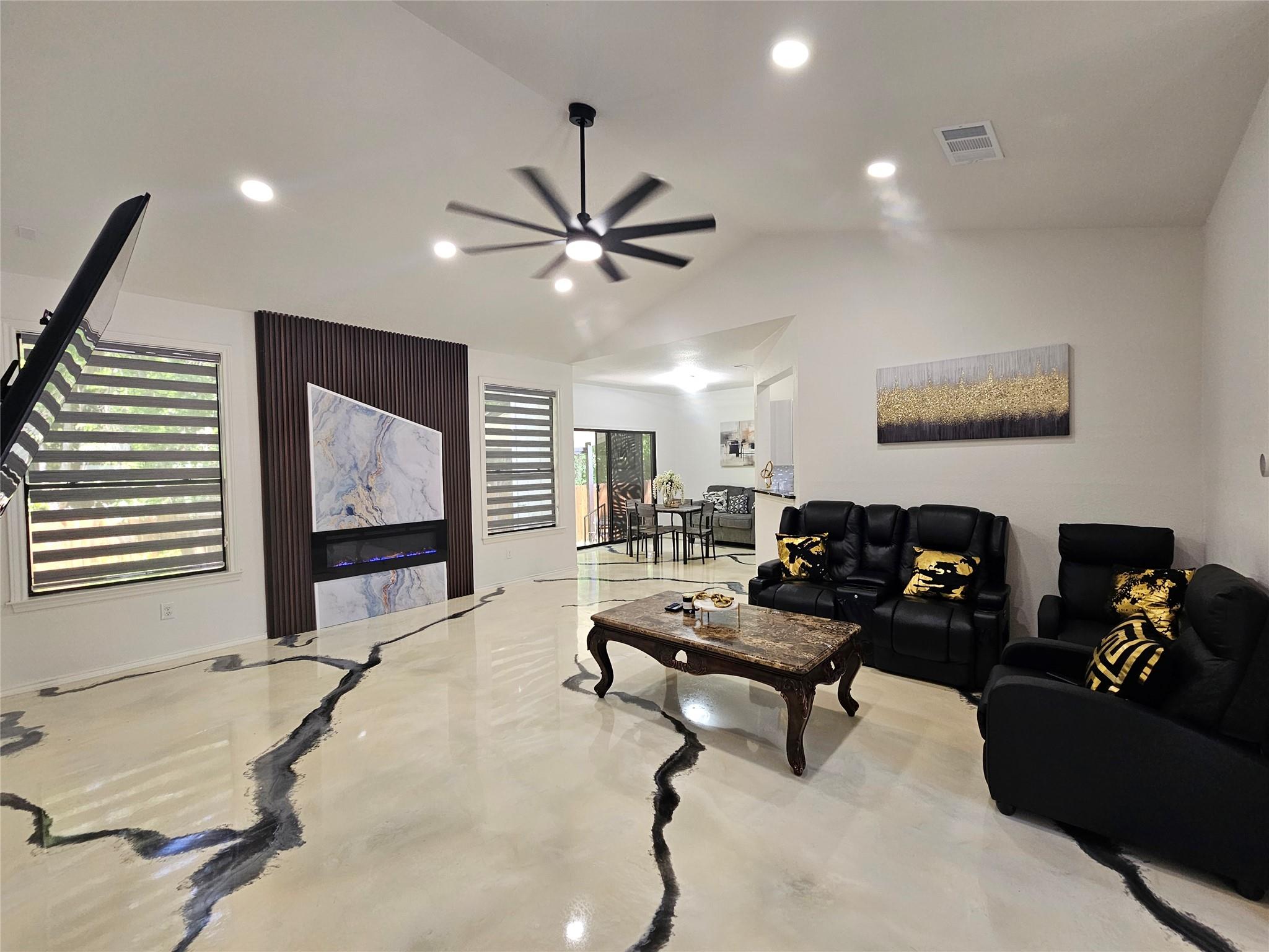 Single Family Residence