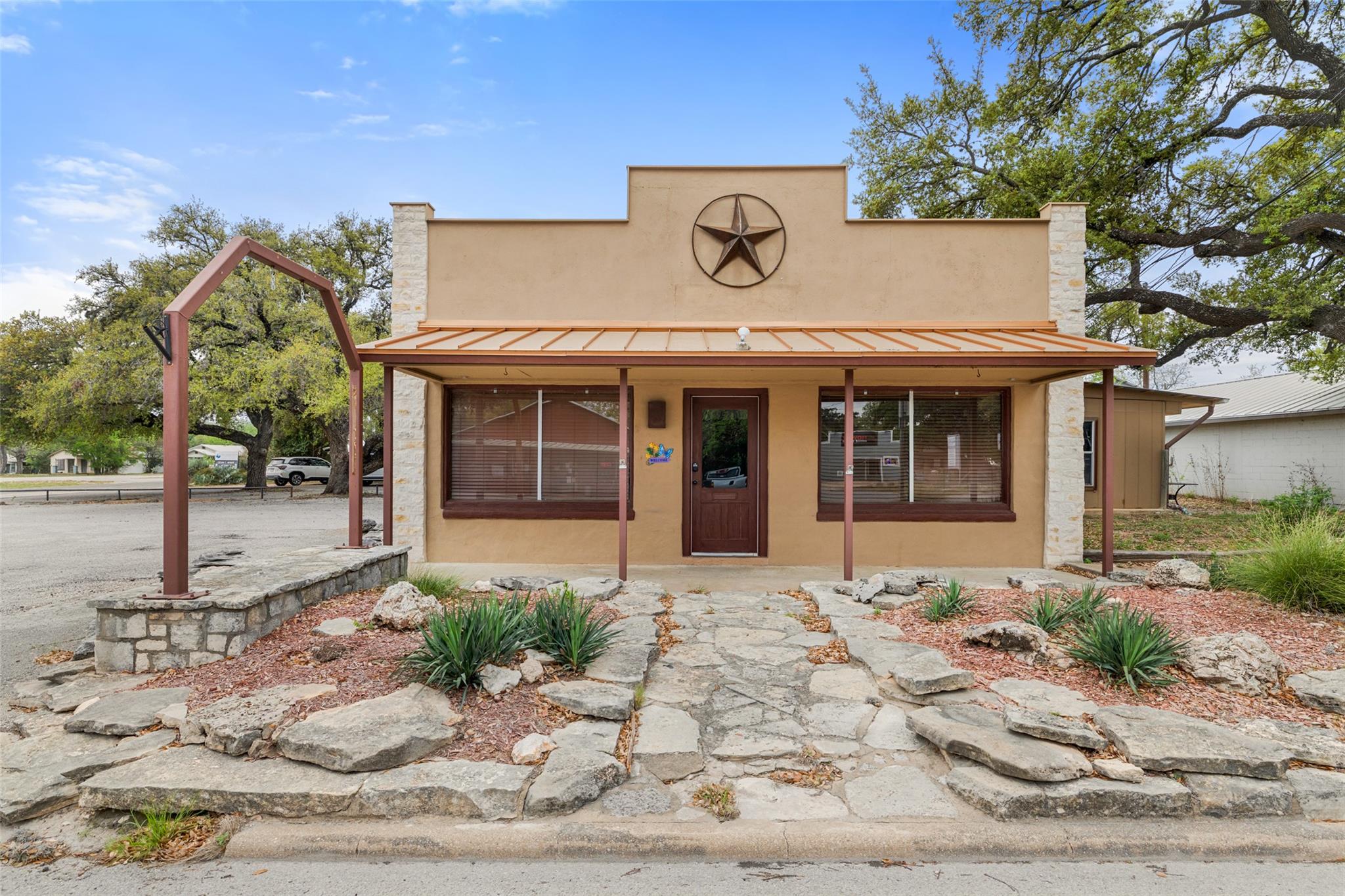 807 Main