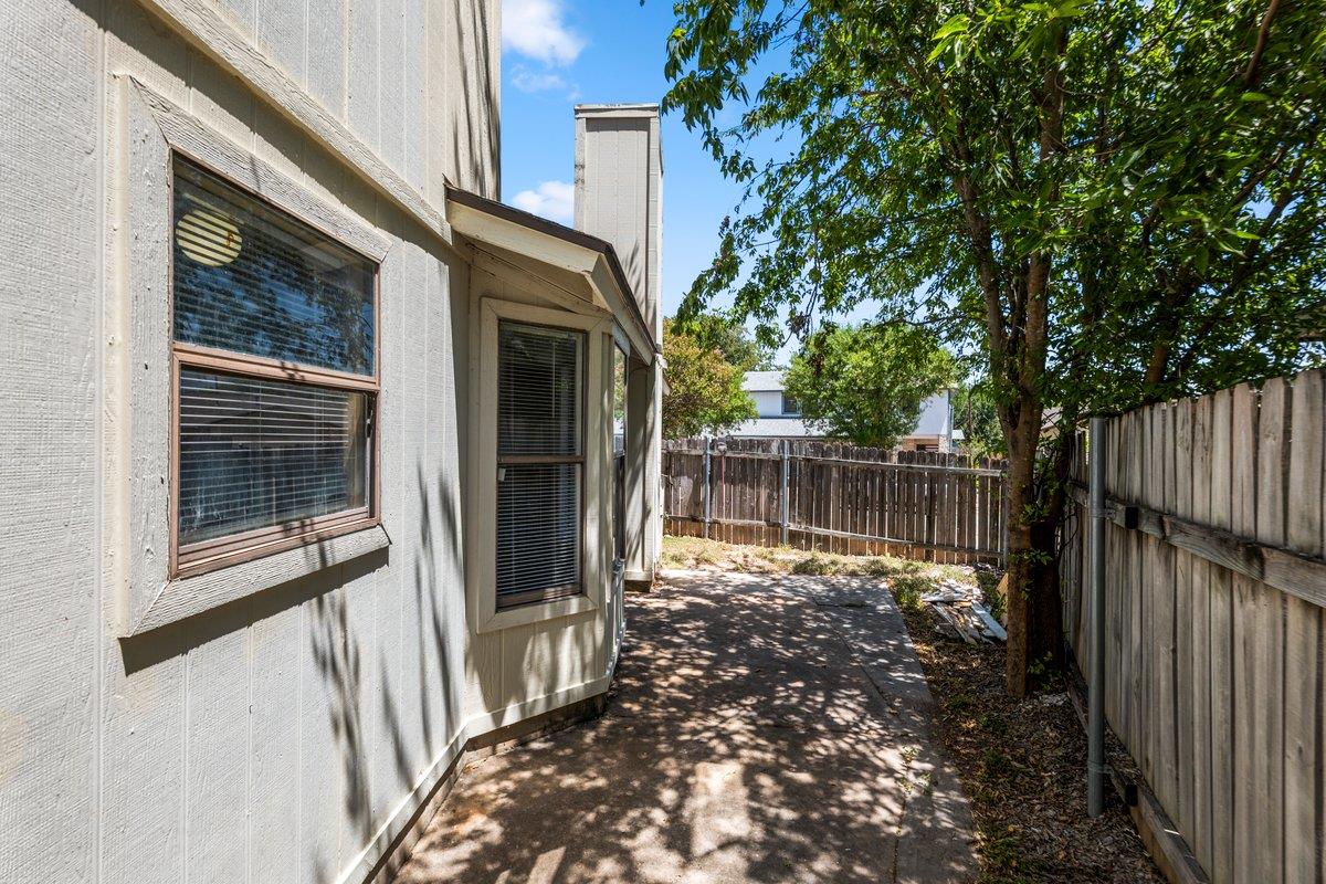 Photo 33