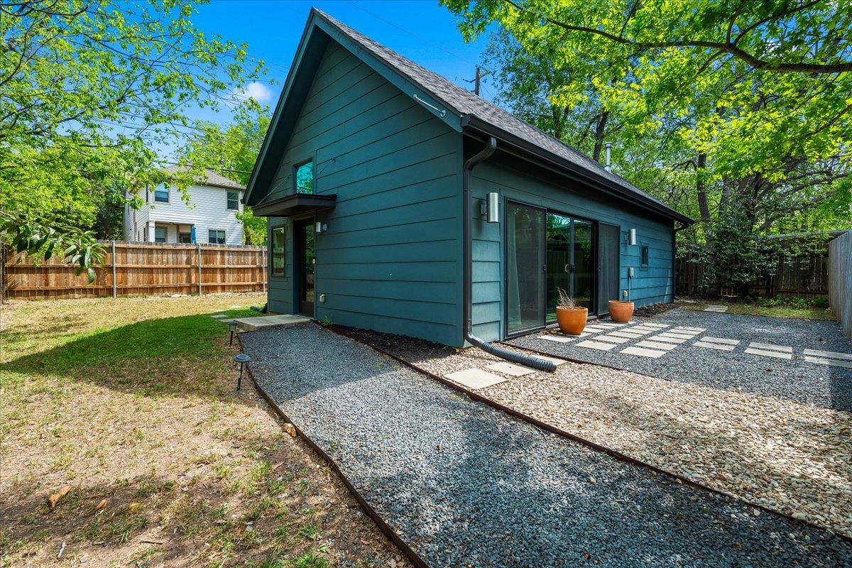 Single Family Residence