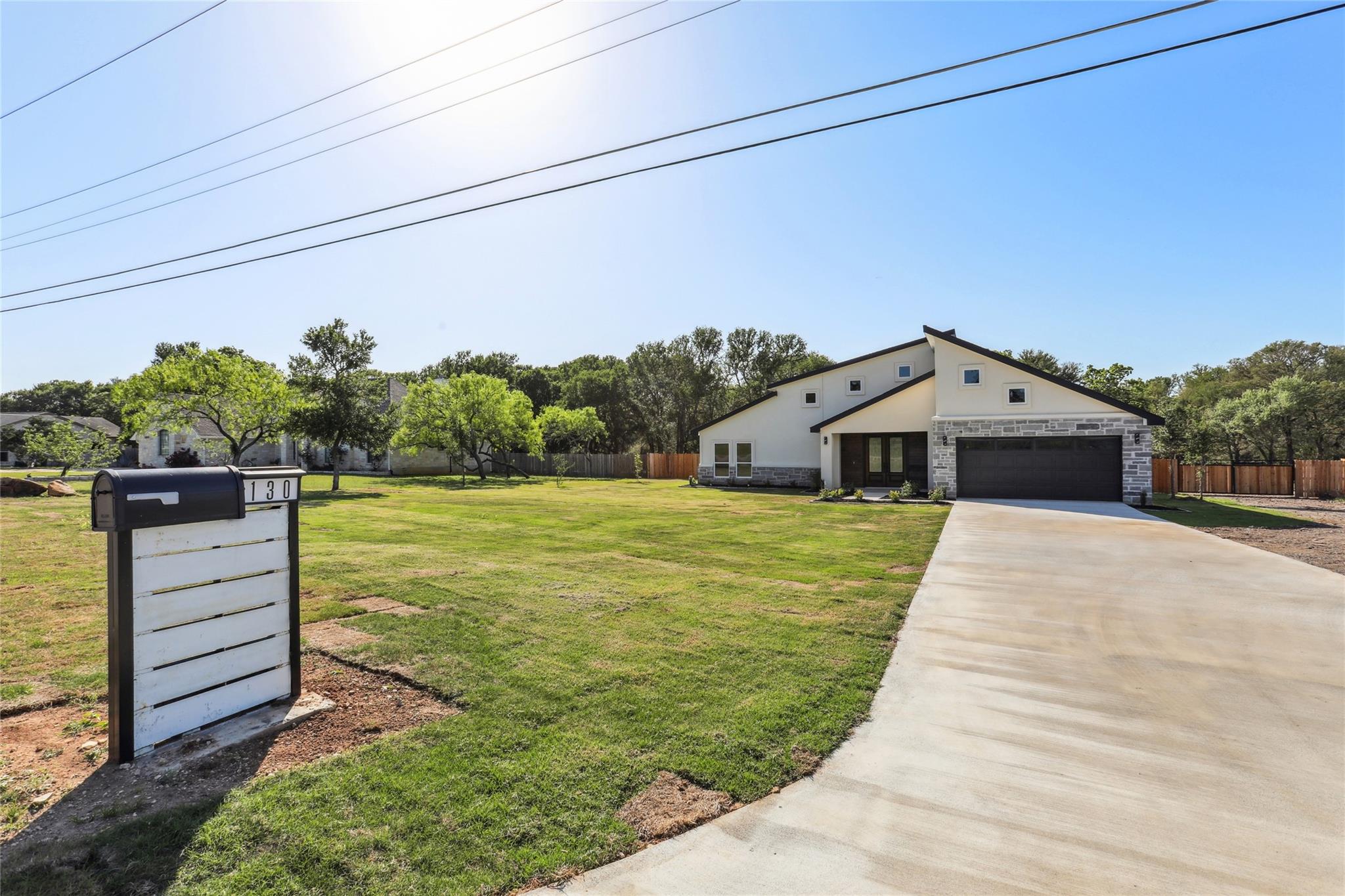 130 Creekwood