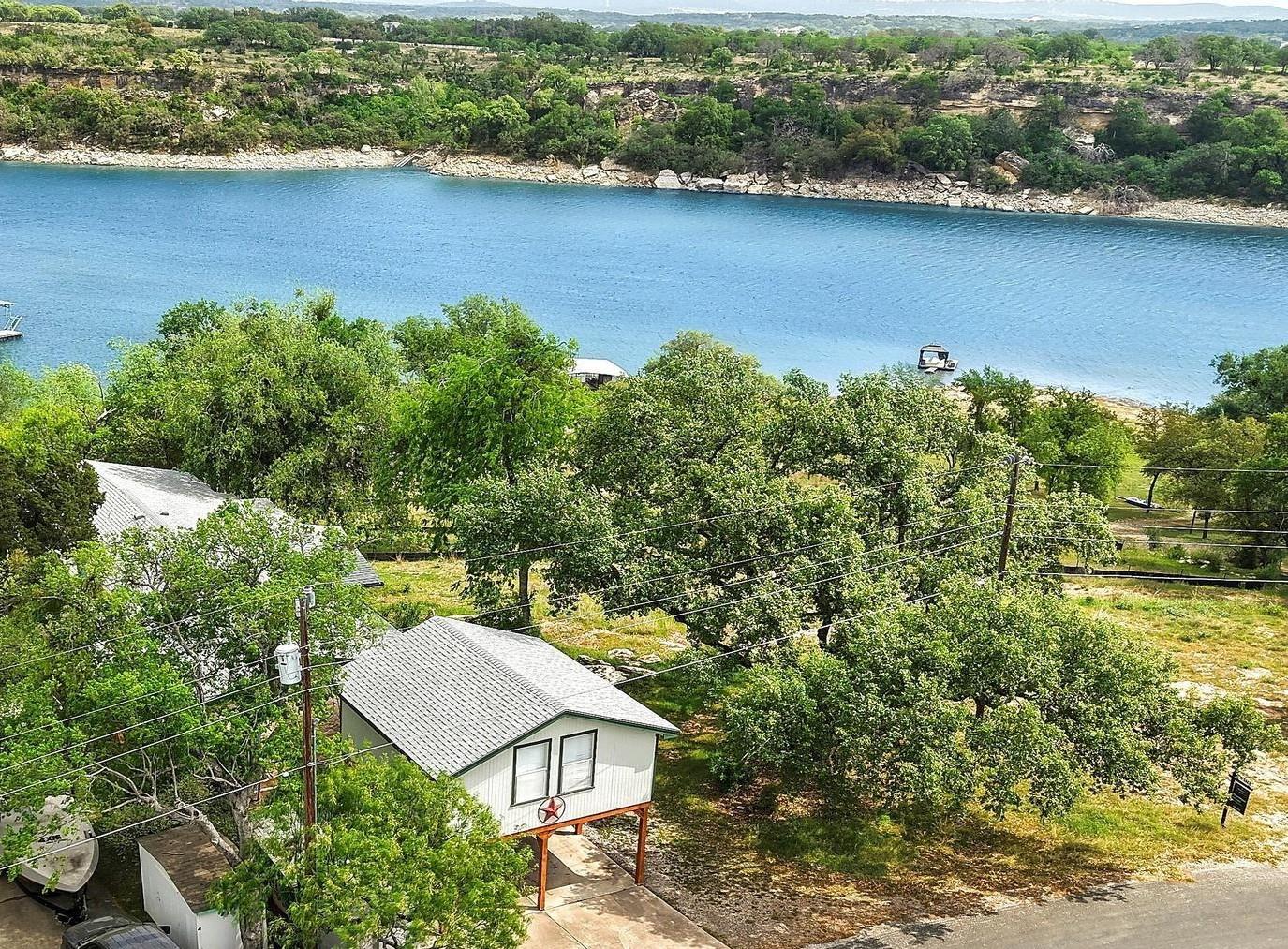 1019 Lake Shore