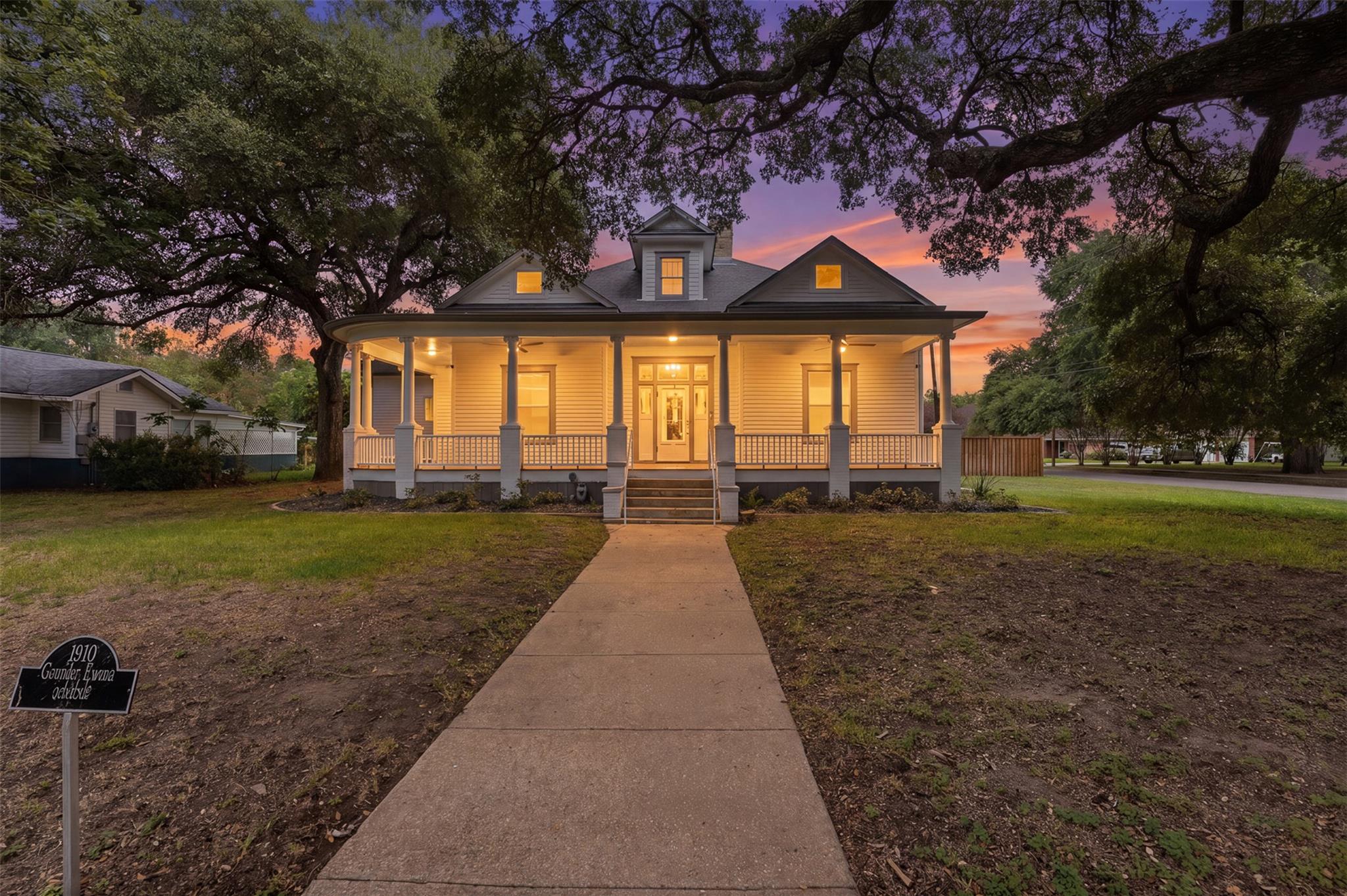 604 Saint Michael