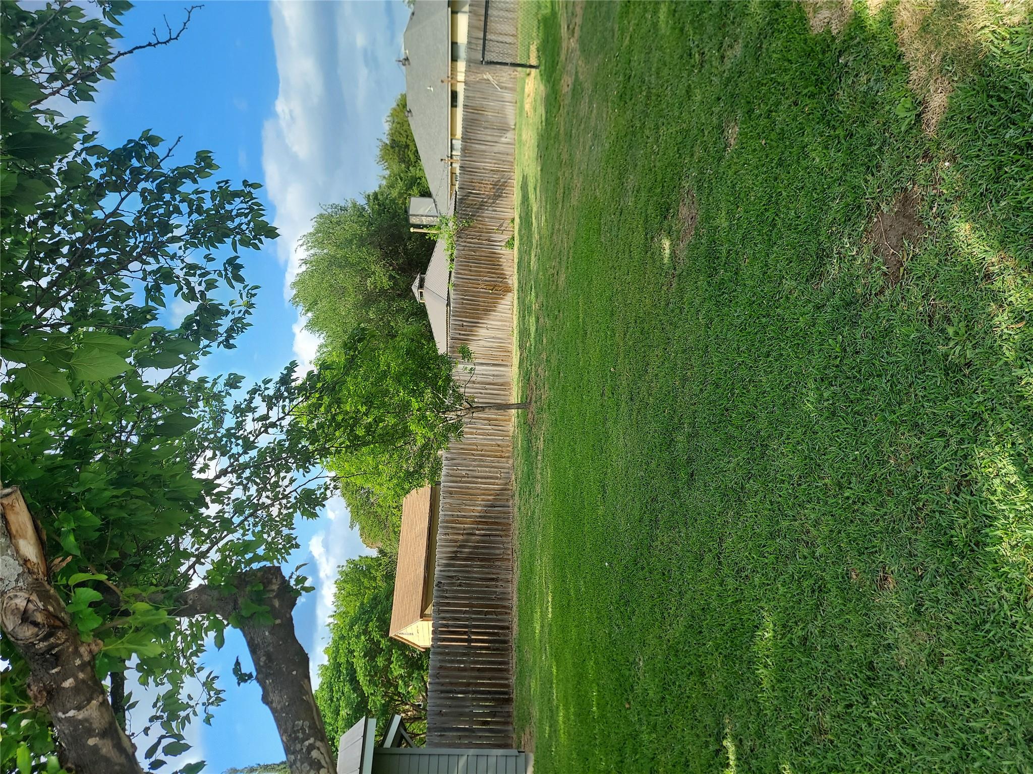 Photo 33