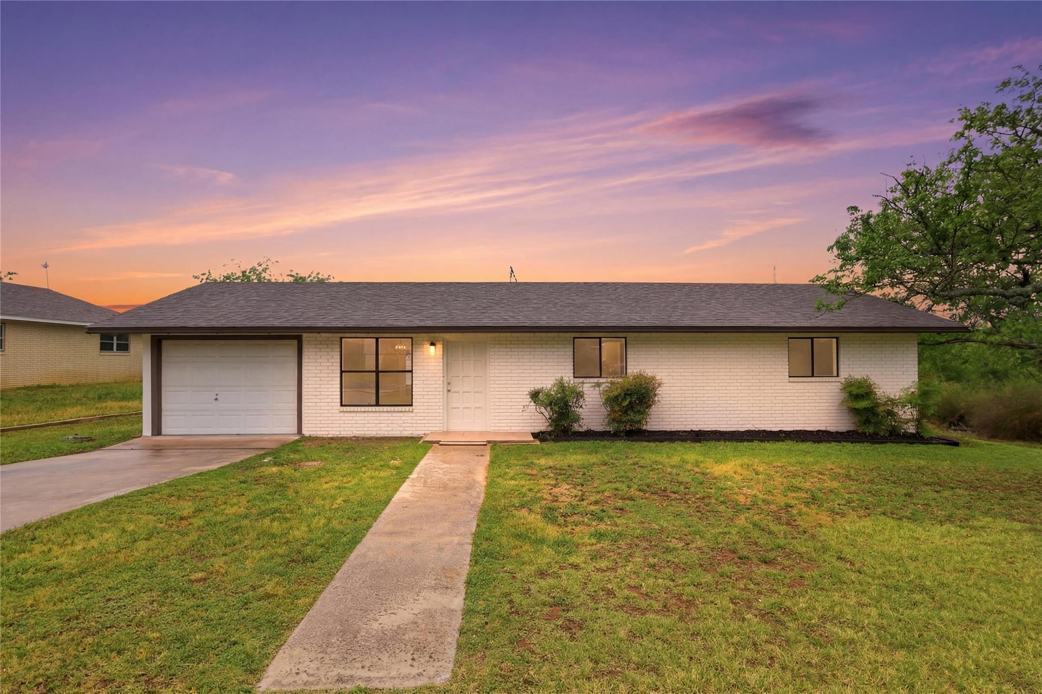 1841 Twin Oaks